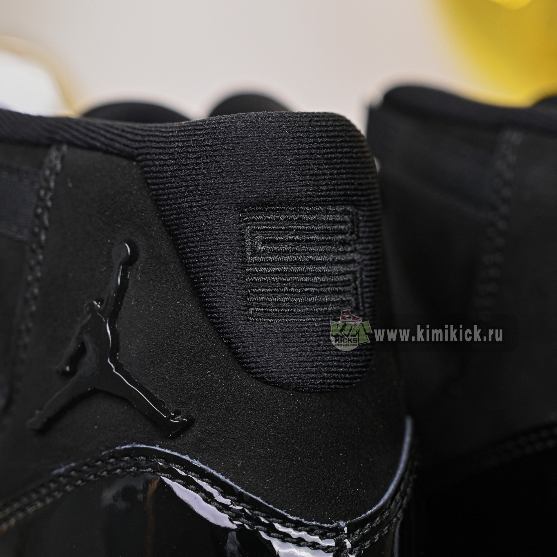 Air Jordan 11 retro cap and gown  378037-005