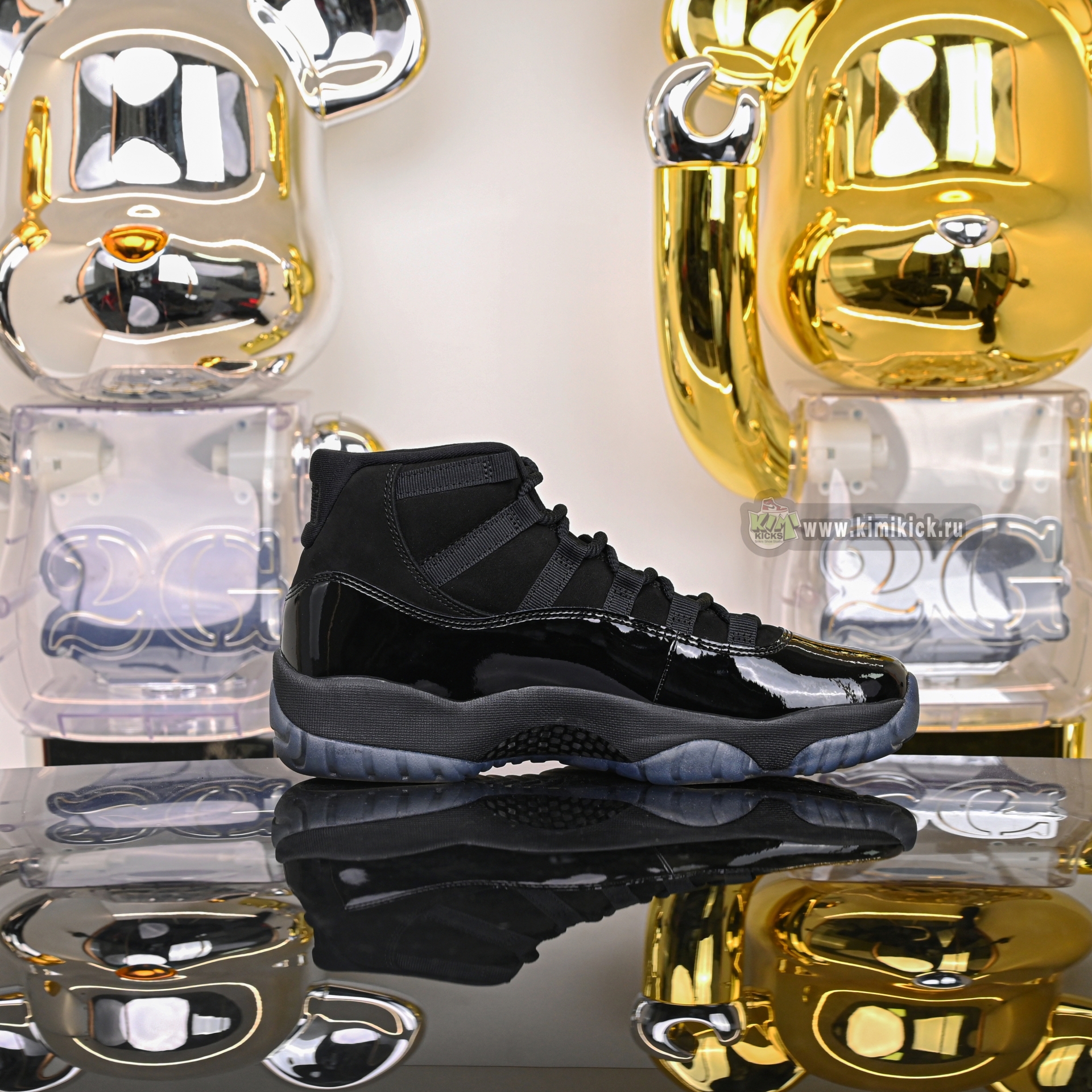 Air Jordan 11 retro cap and gown  378037-005