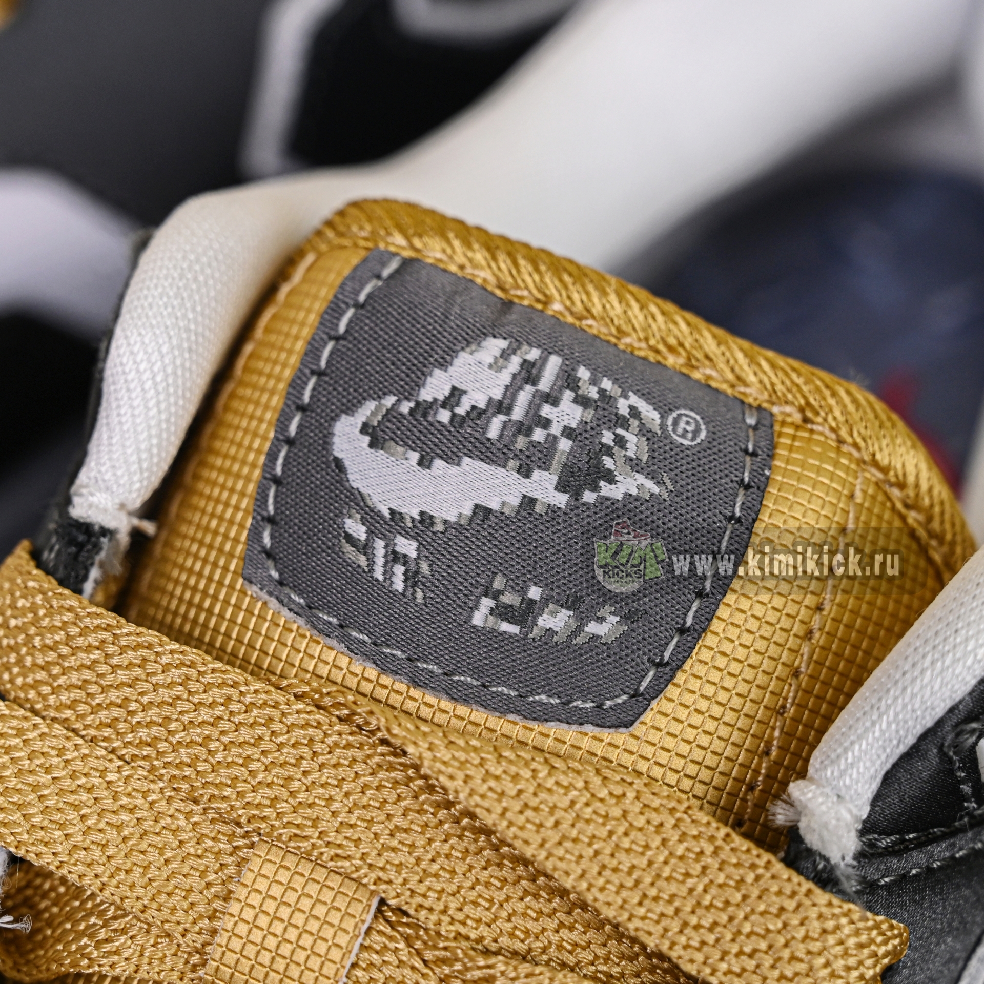 SWOOSH x Nike Air Max 1