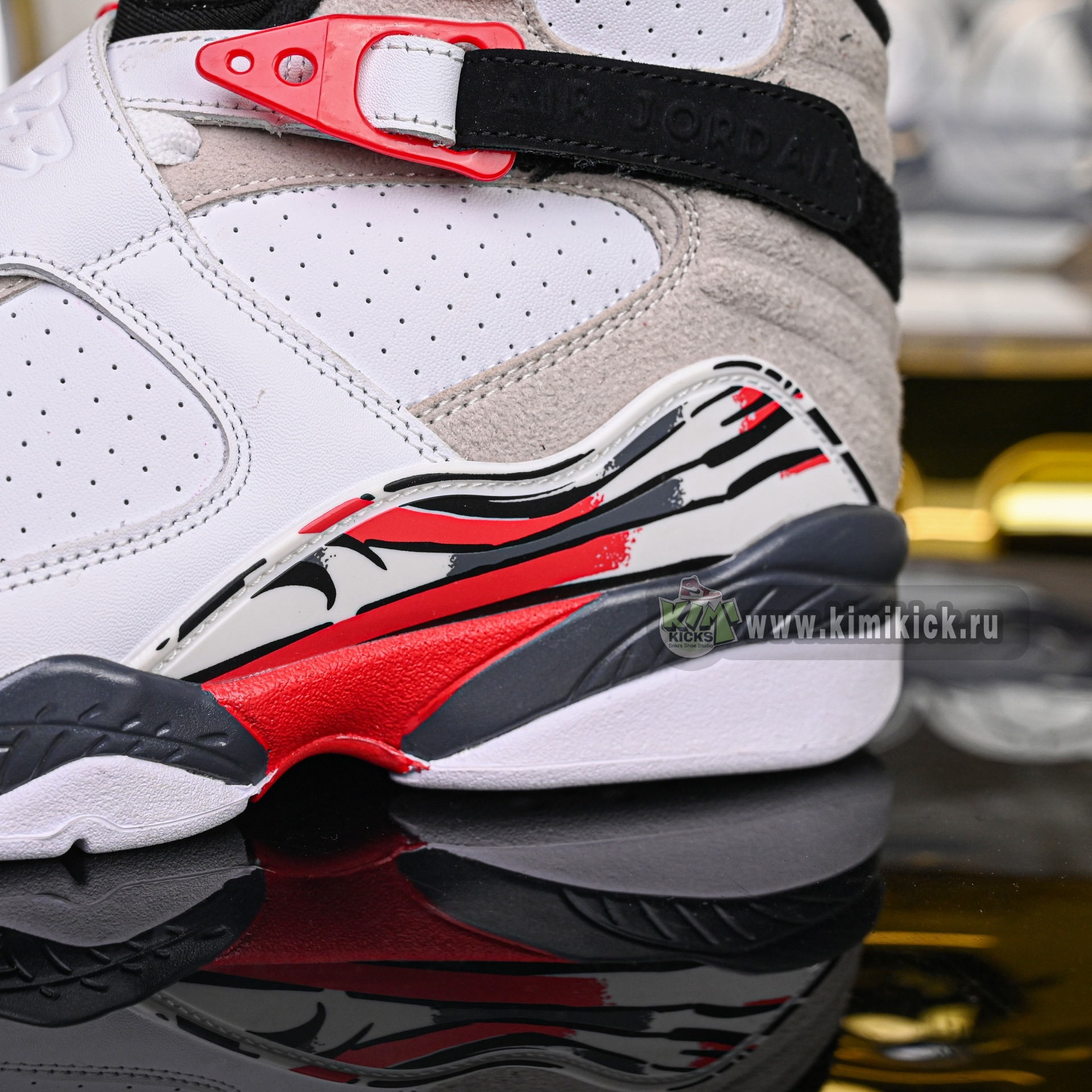 Air Jordan8“Bugs Bunny”2025   305381-100