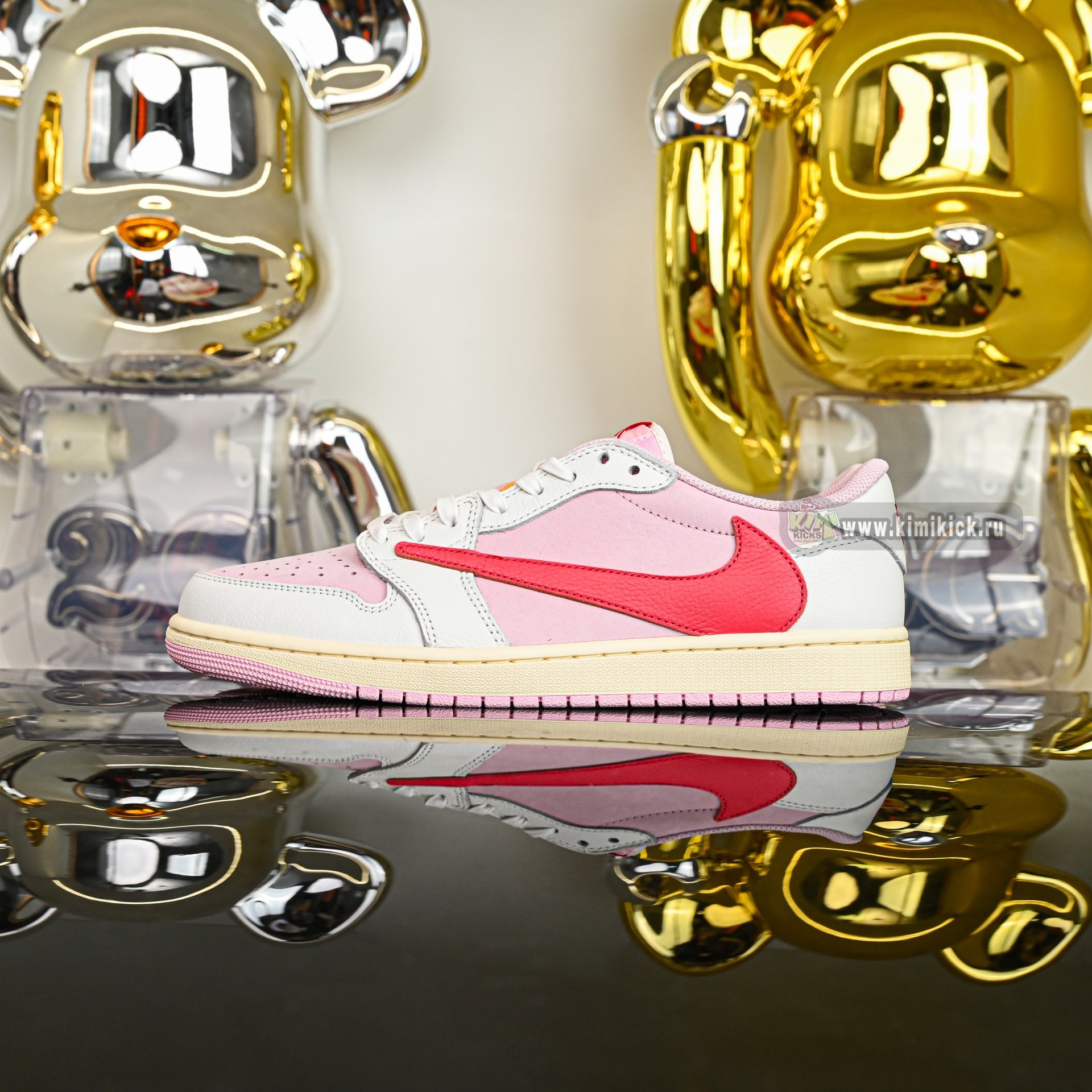 Travis Scott x  Air Jordan 1 Low OG IQ7604-101