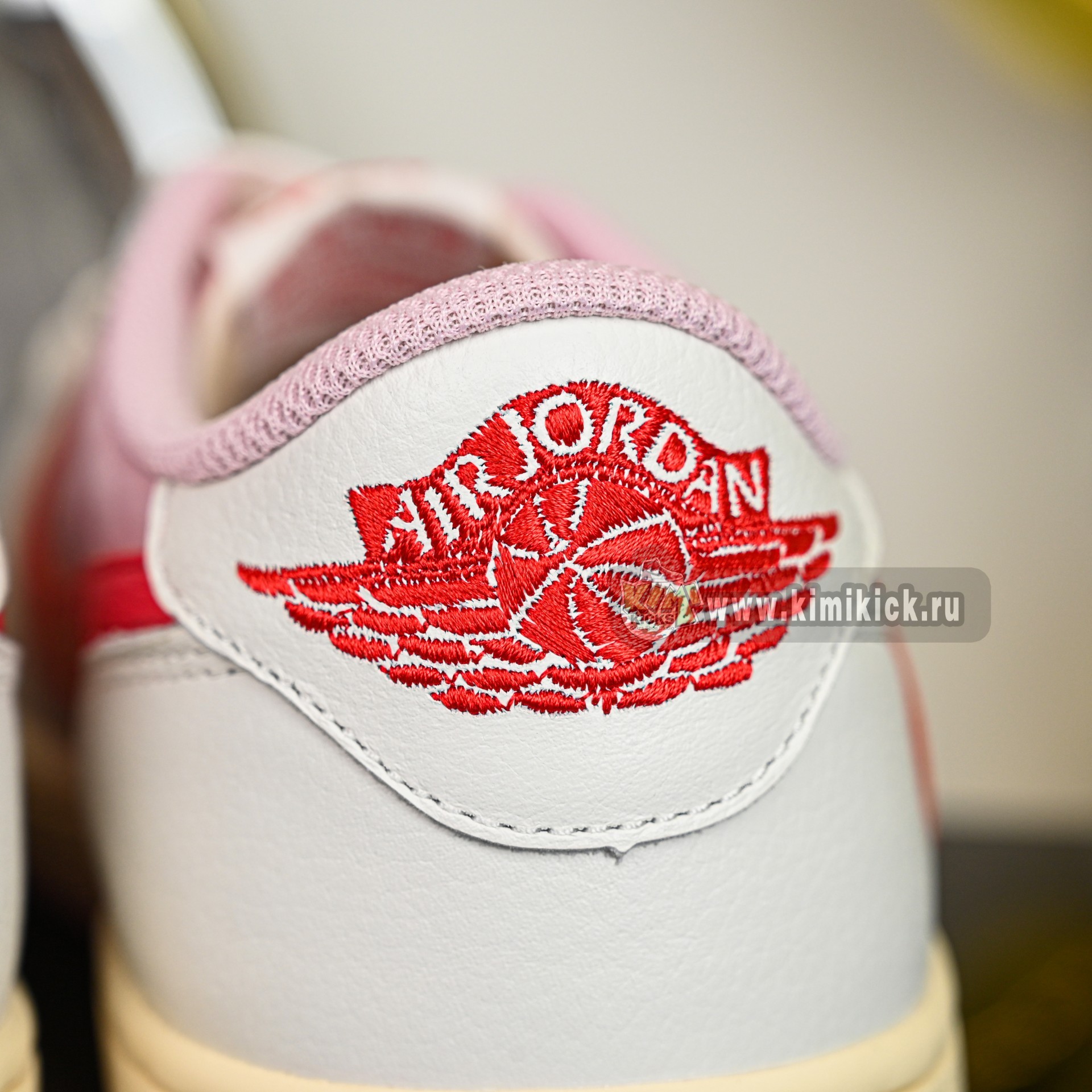 Travis Scott x  Air Jordan 1 Low OG IQ7604-101