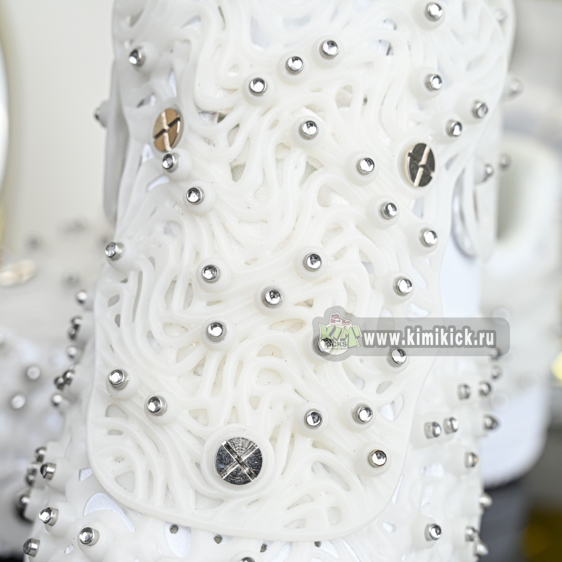 Swarovski X Nike Air Force 1 LXX  CV7668-100