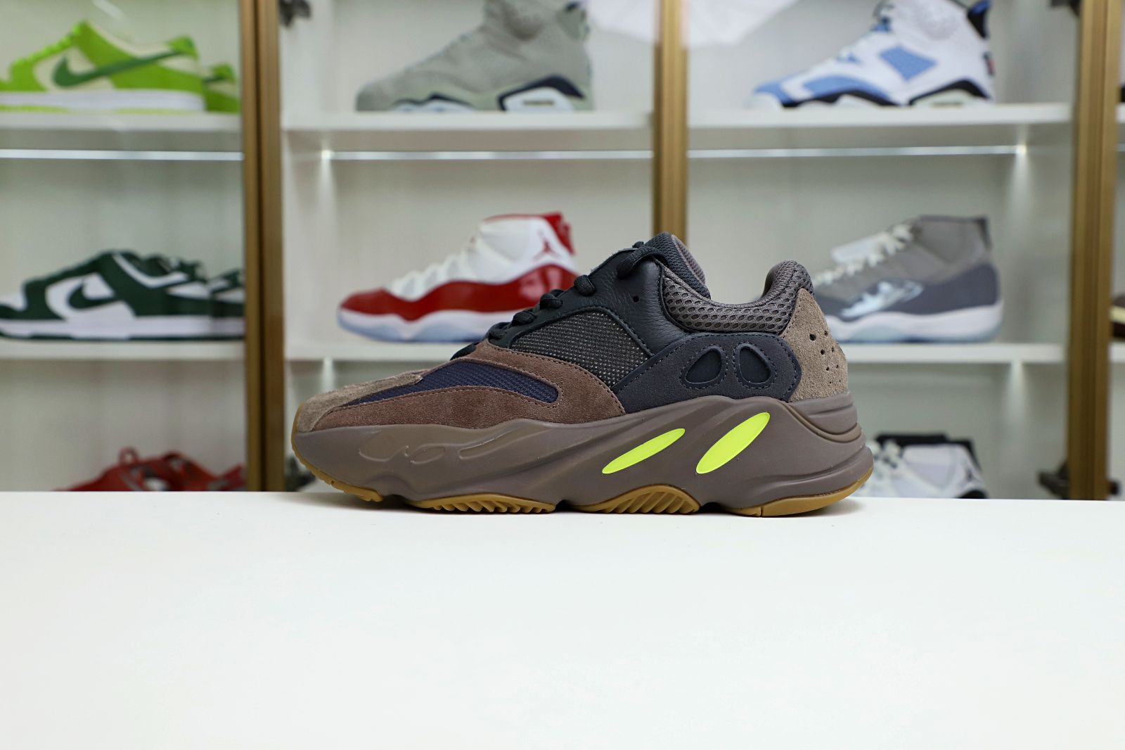 YEEZY BOOST 700 'MAUVE'