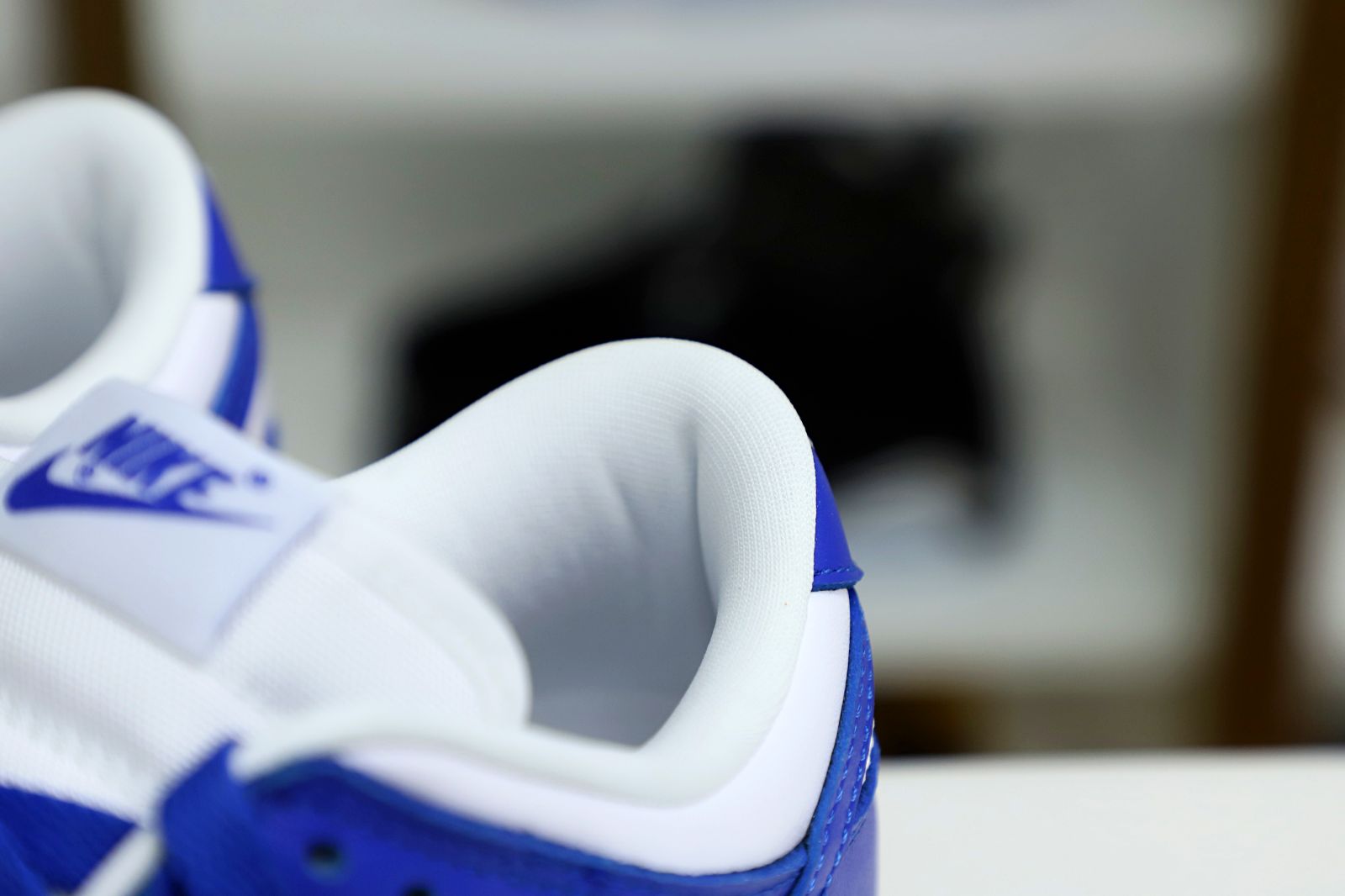 Nike Dunk Low  Kentucky