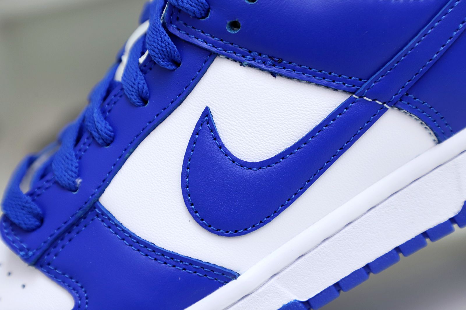 Nike Dunk Low  Kentucky
