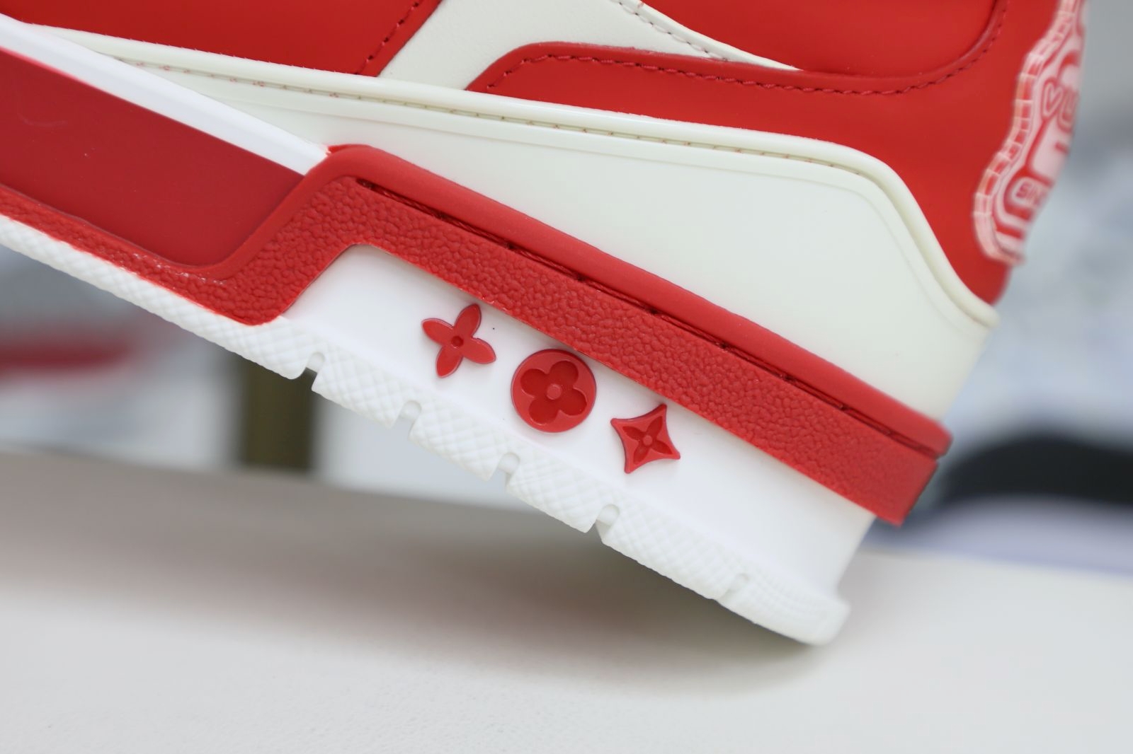 L/V  Trainer