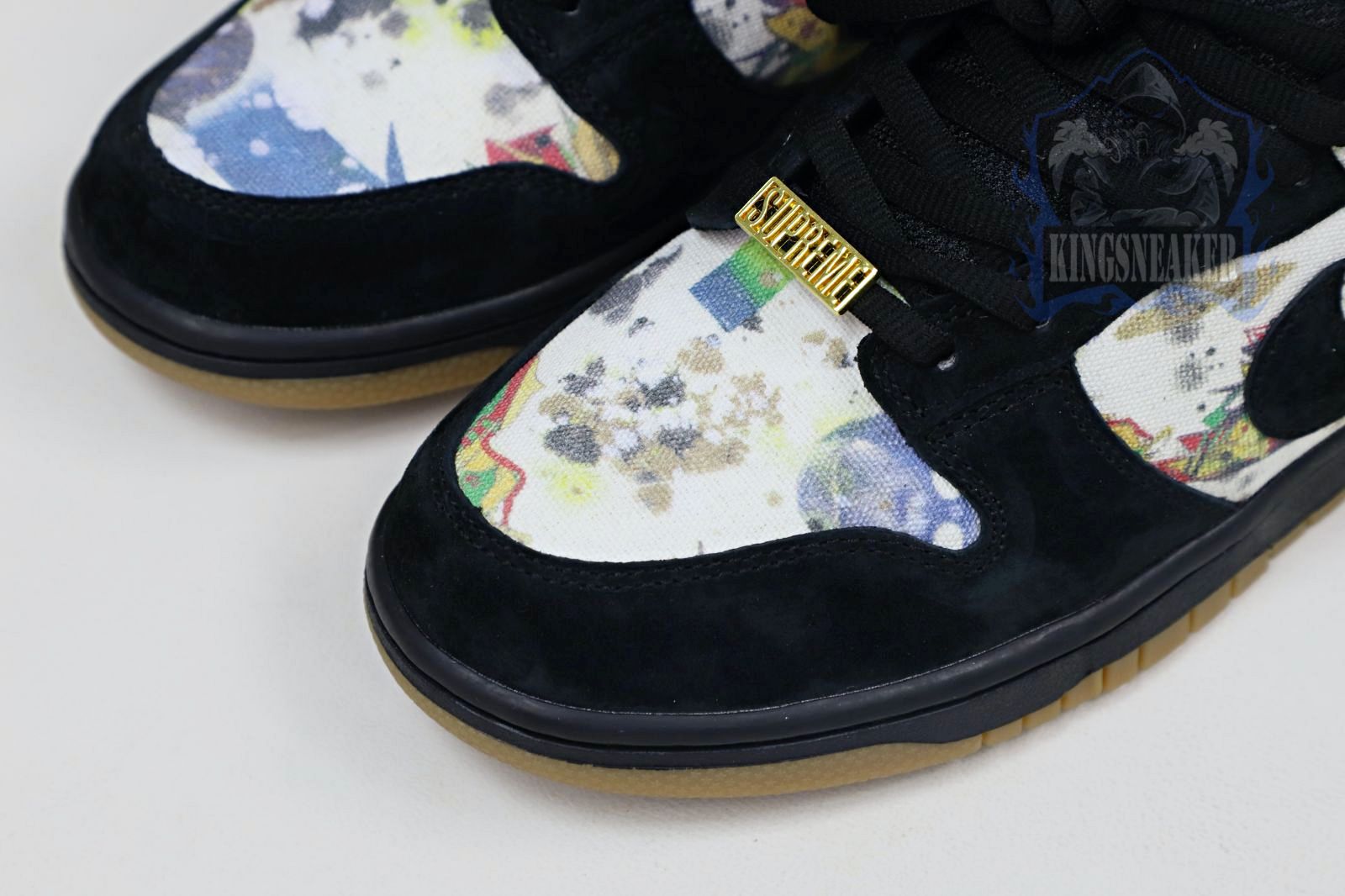 Supreme xNike SB DunkLow