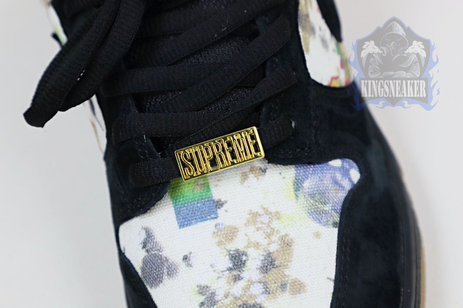 Supreme xNike SB DunkLow