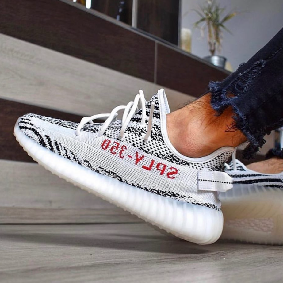 YEEZY 350V2