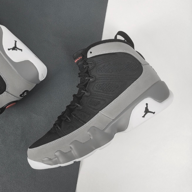 Air Jordan 9