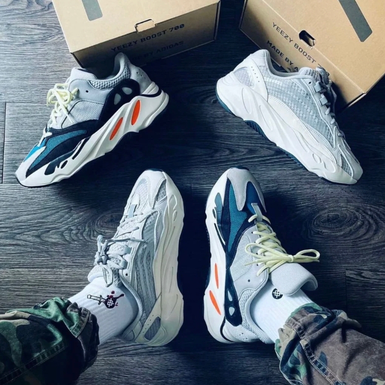 YEEZY 700