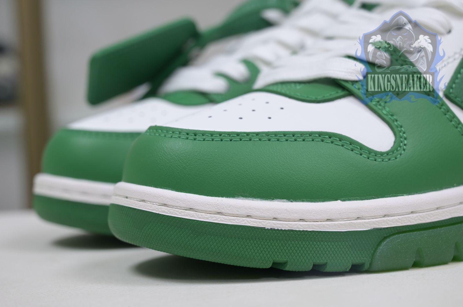 OFF-WHITE Ous Of Office