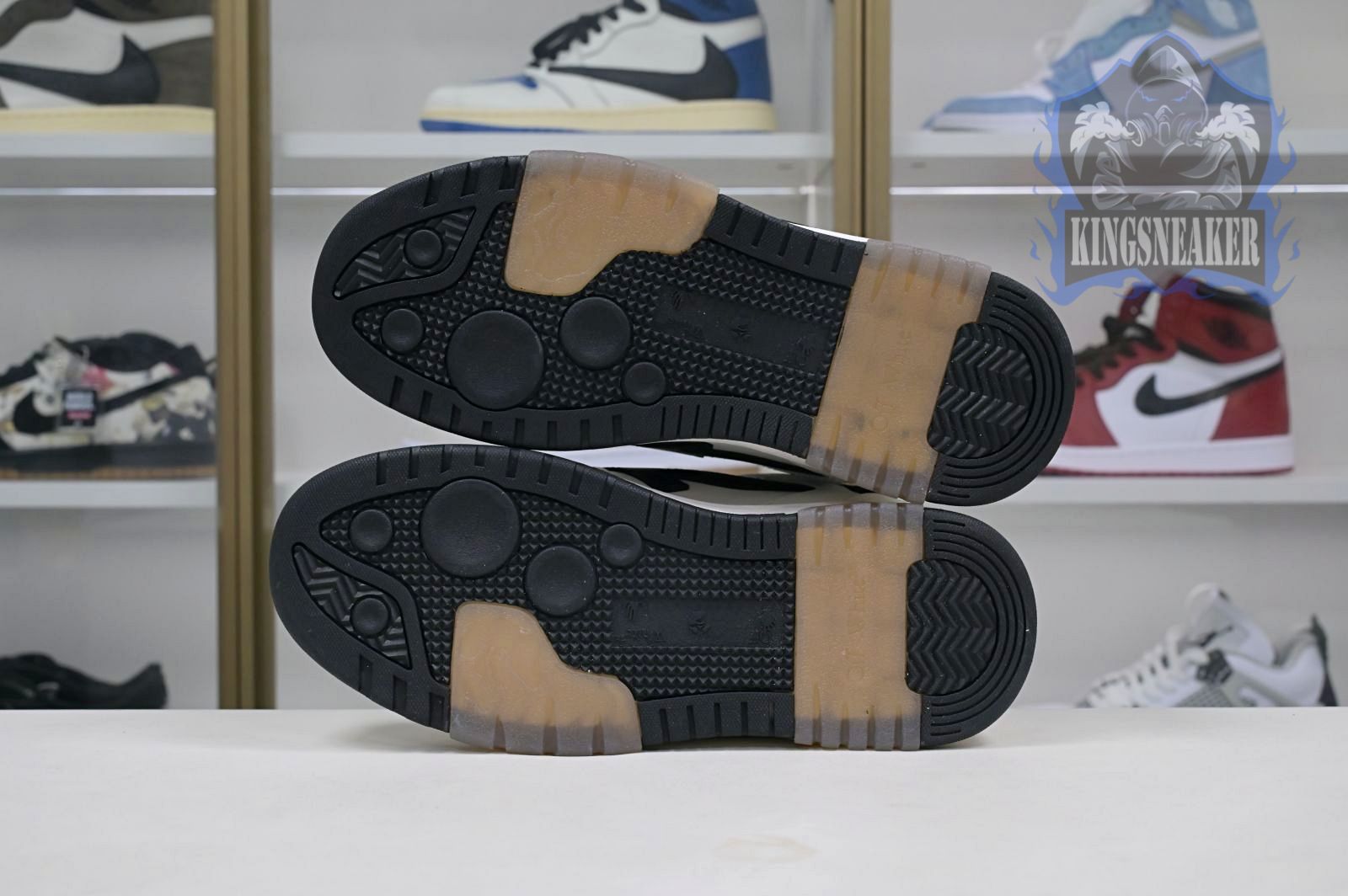 OFF-WHITE Ous Of Office