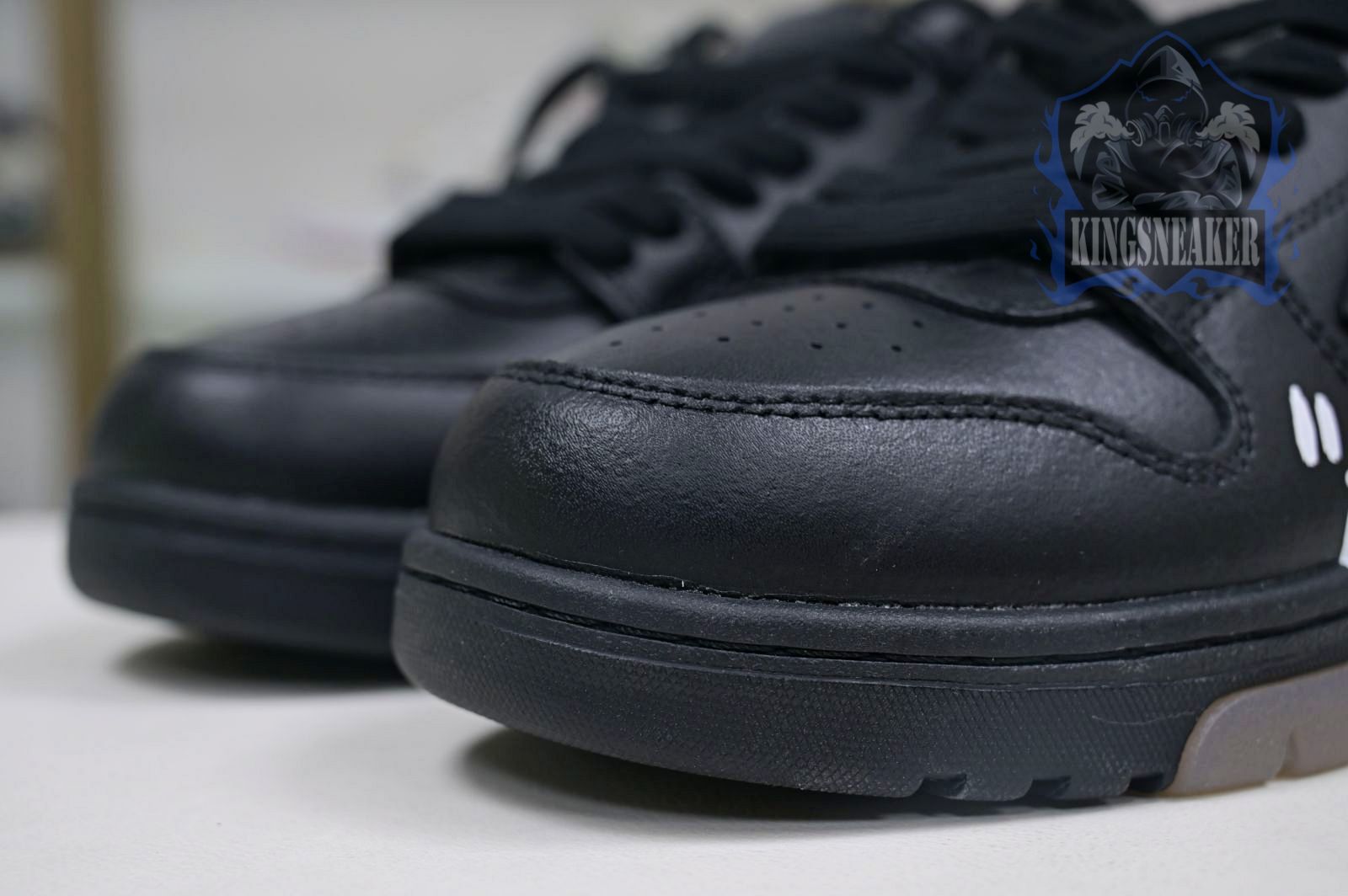 OFF-WHITE Ous Of Office