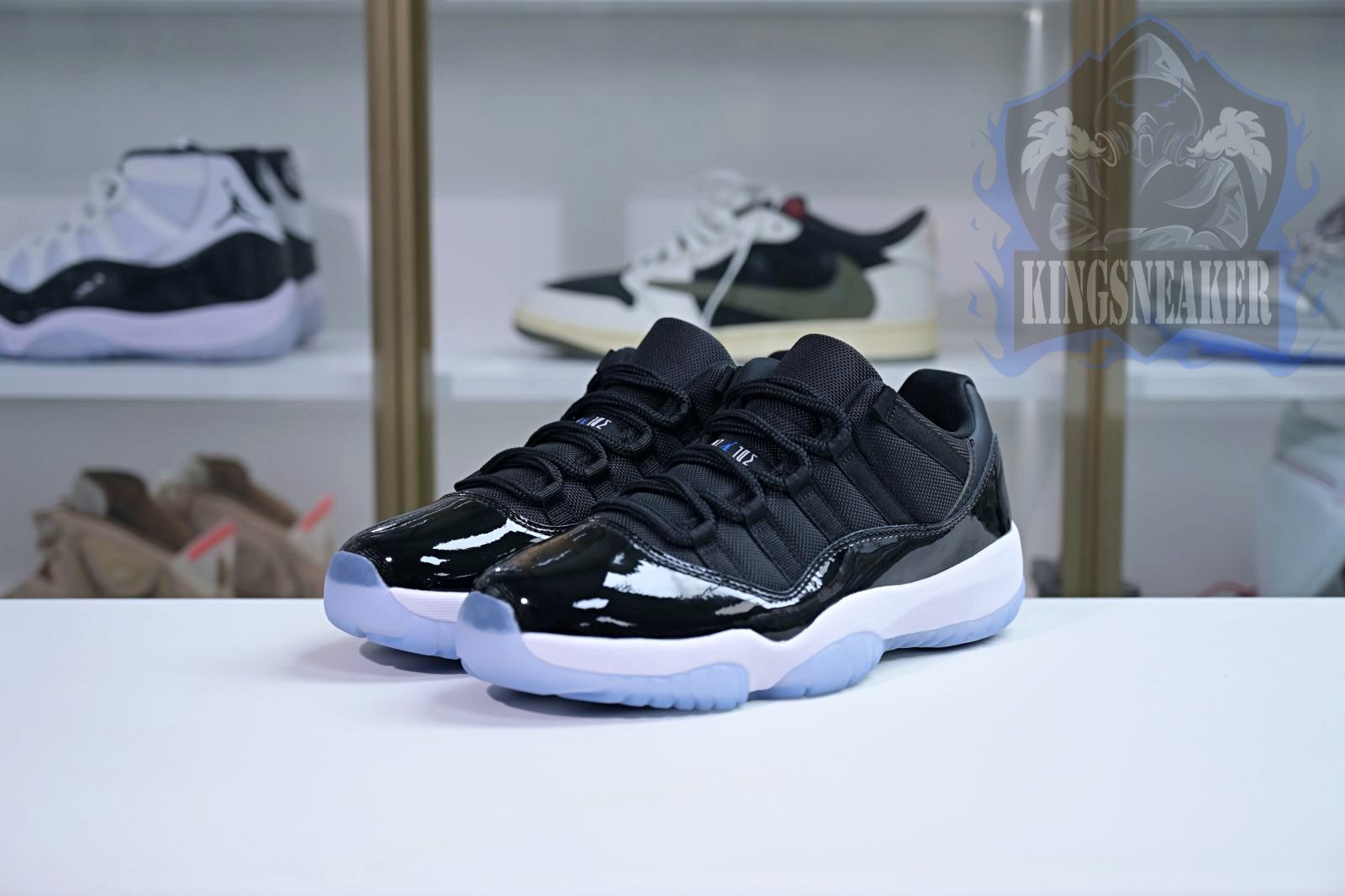 Air Jordan 11 Low 