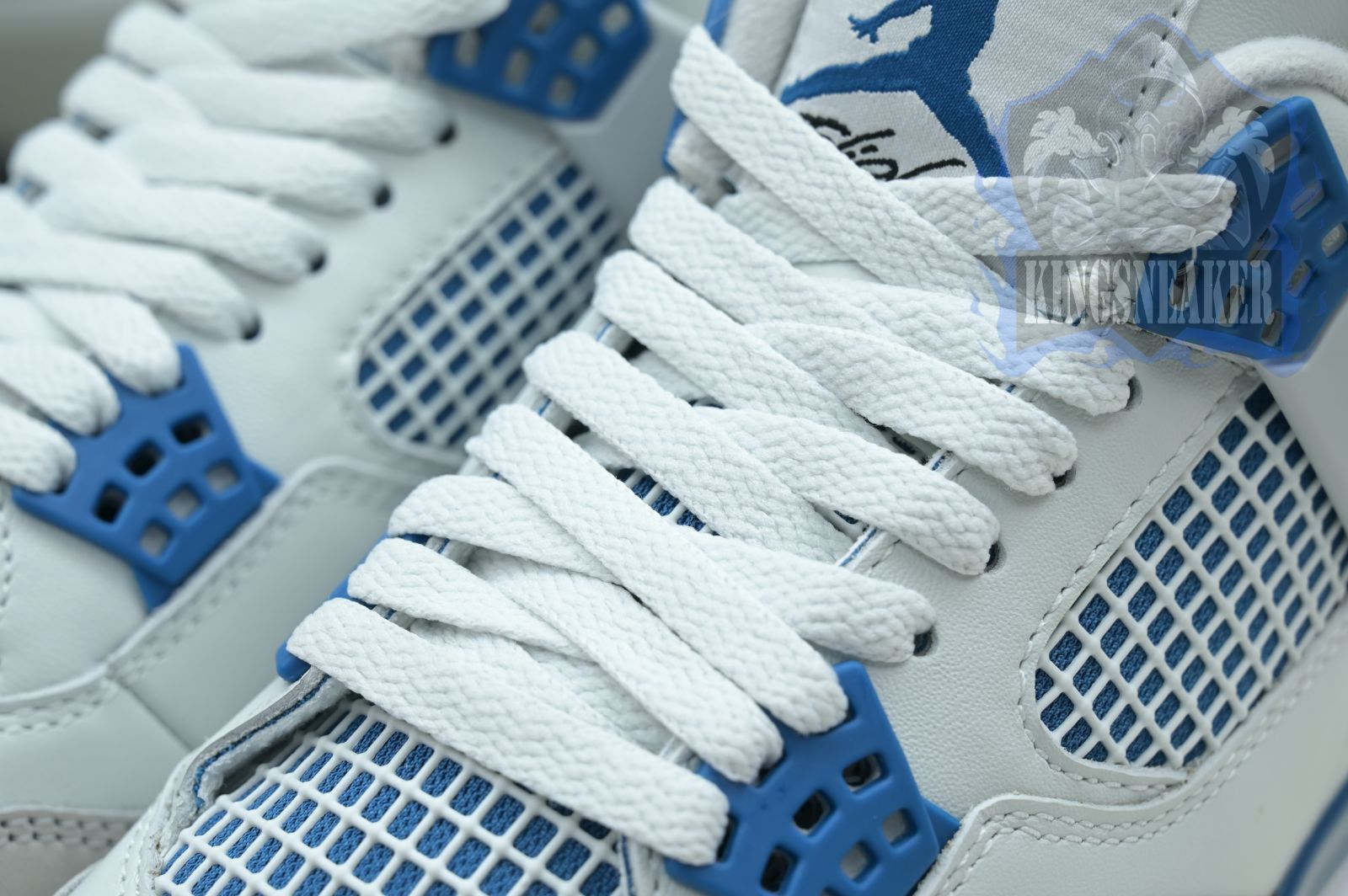 Air Jordan 4
