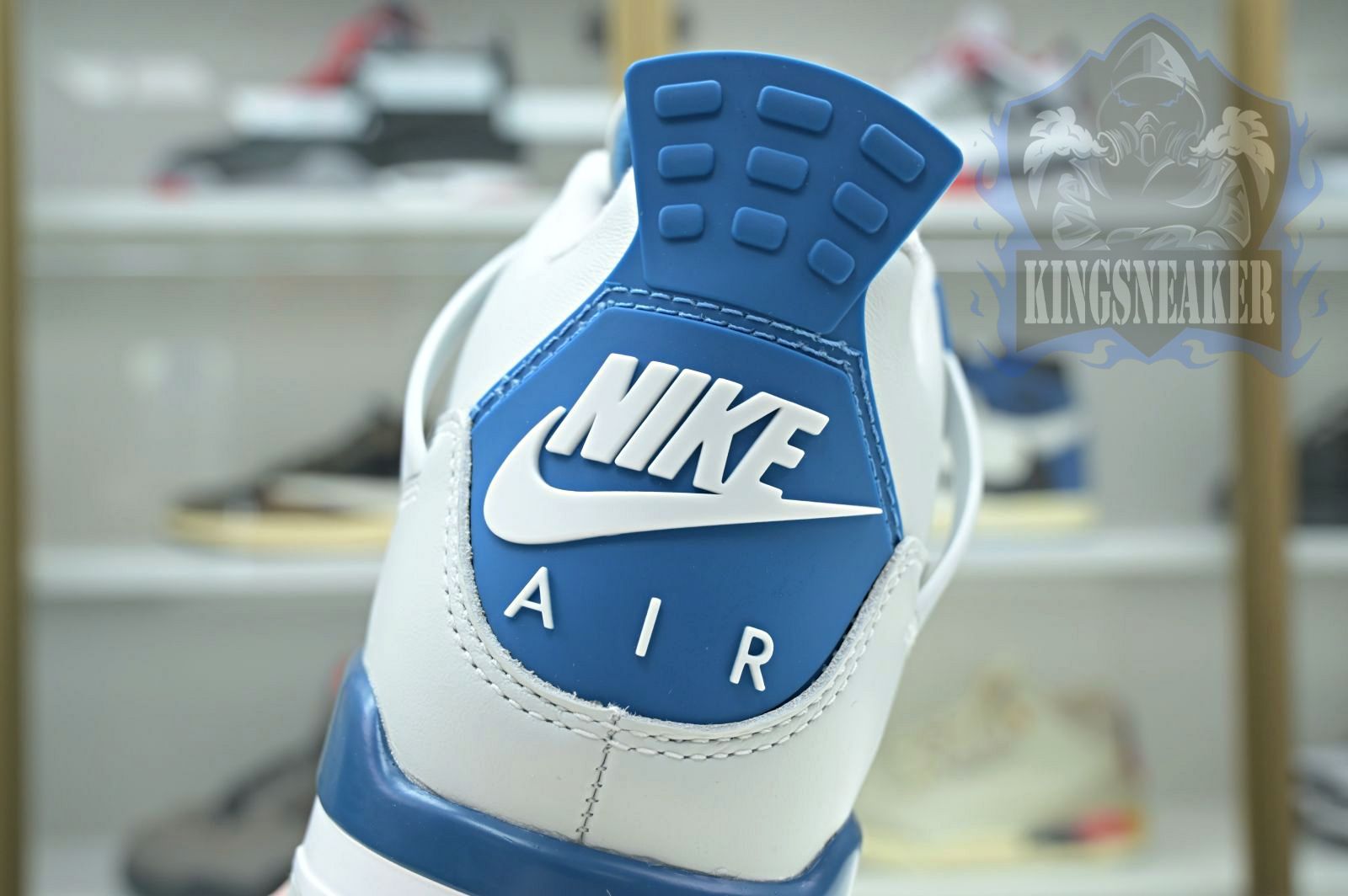 Air Jordan 4