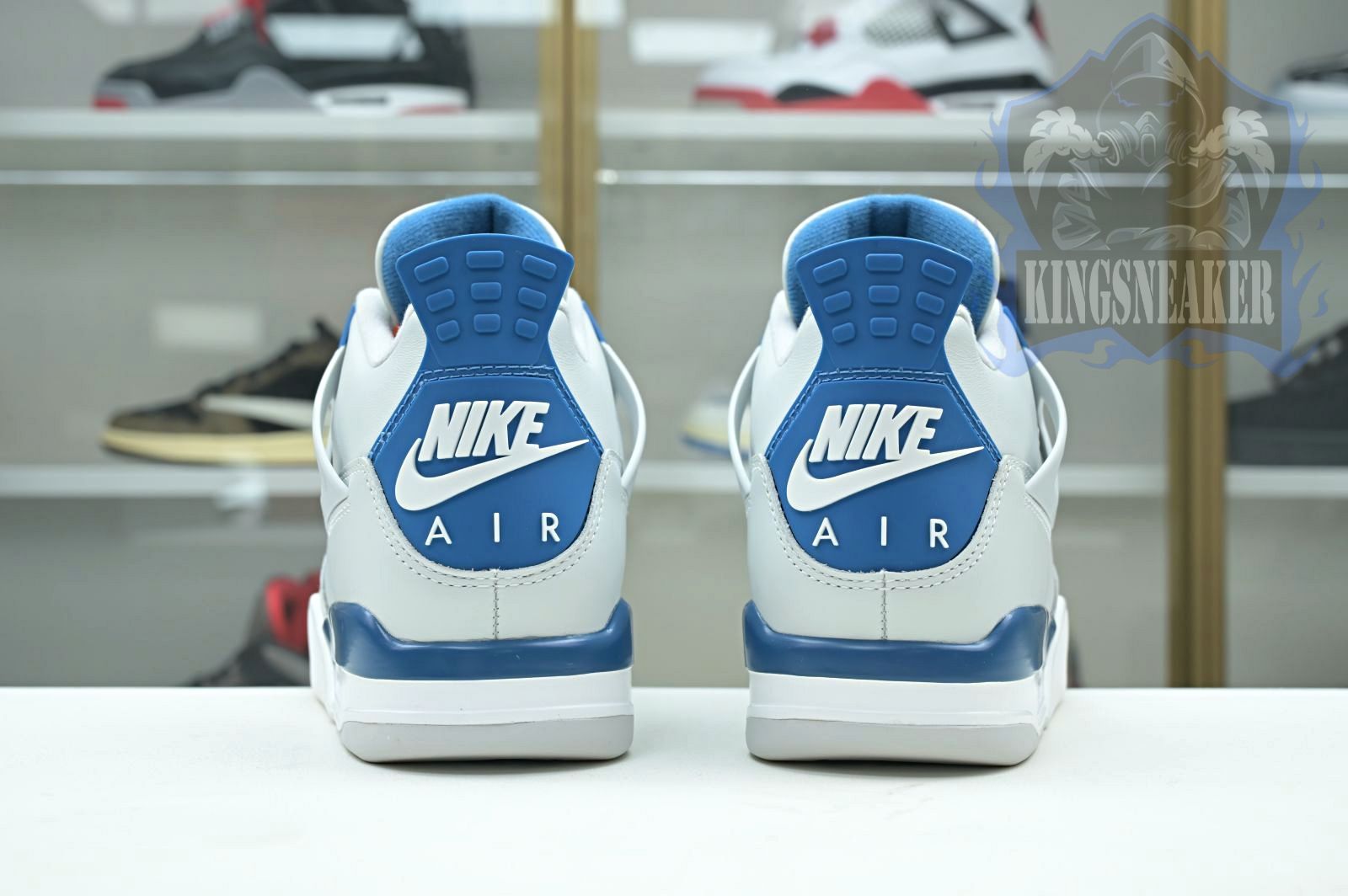 Air Jordan 4
