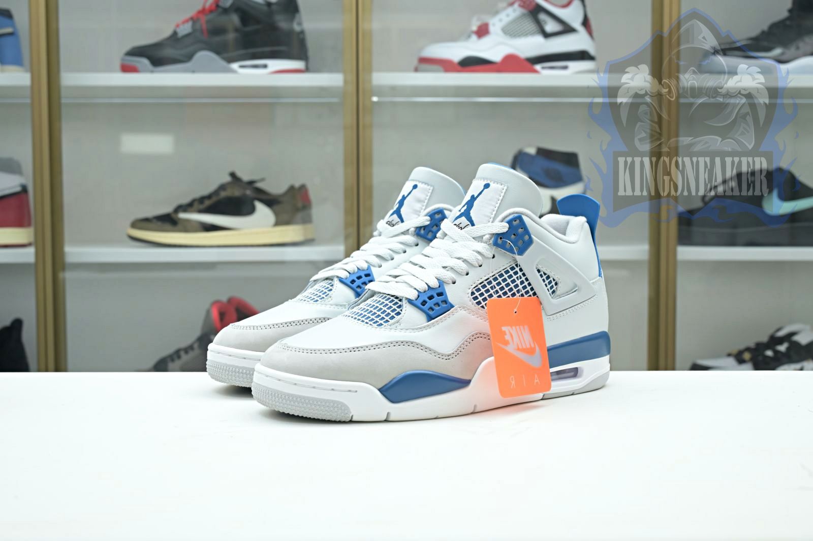 Air Jordan 4