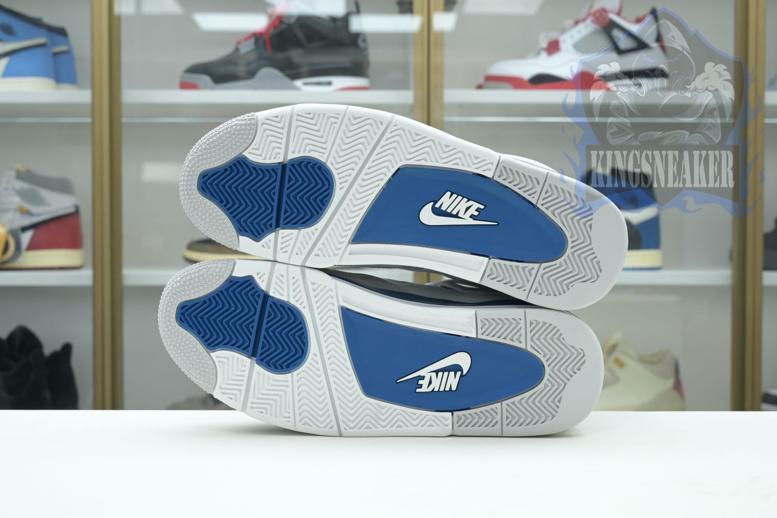 Air Jordan 4
