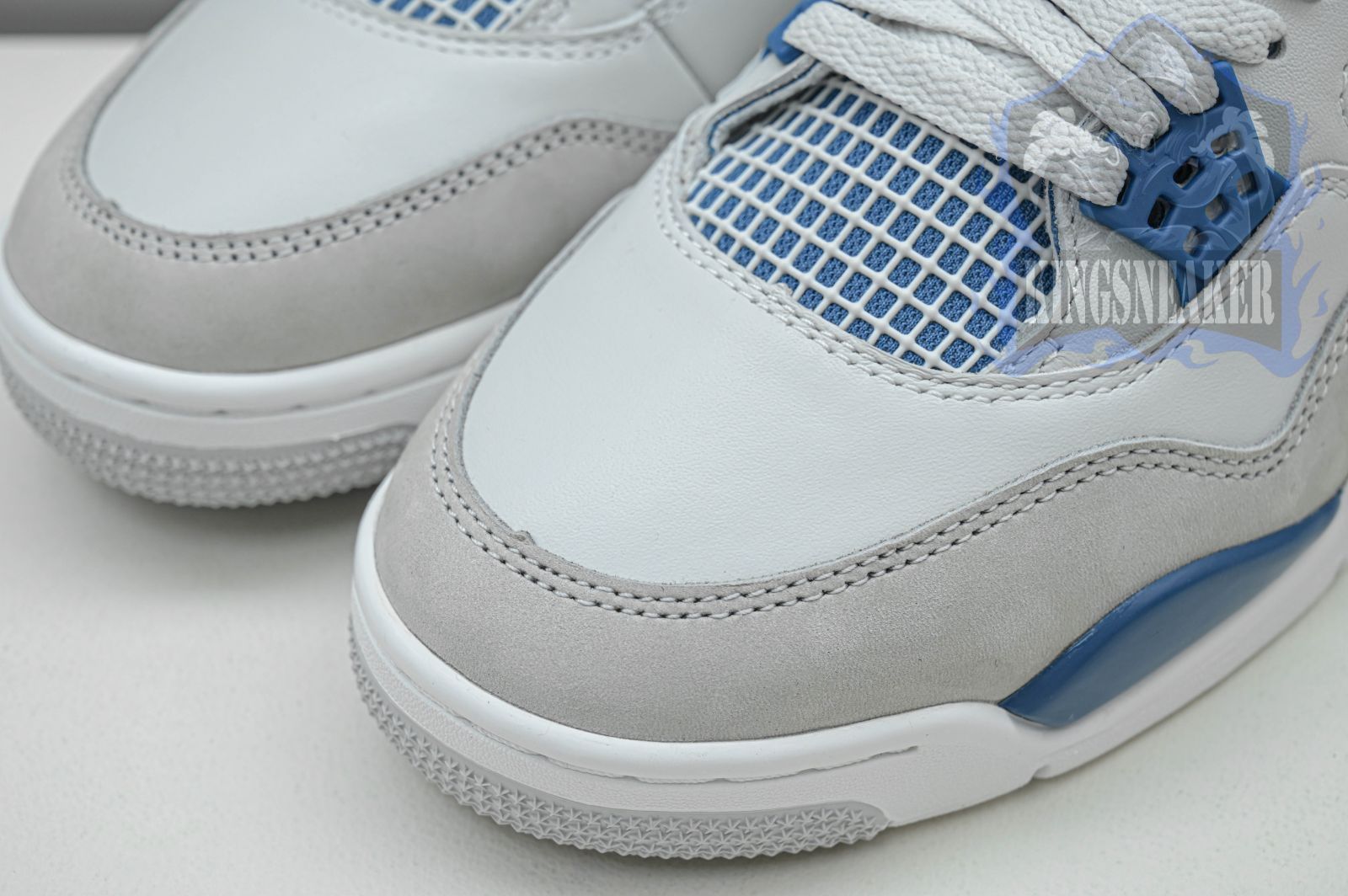 Air Jordan 4