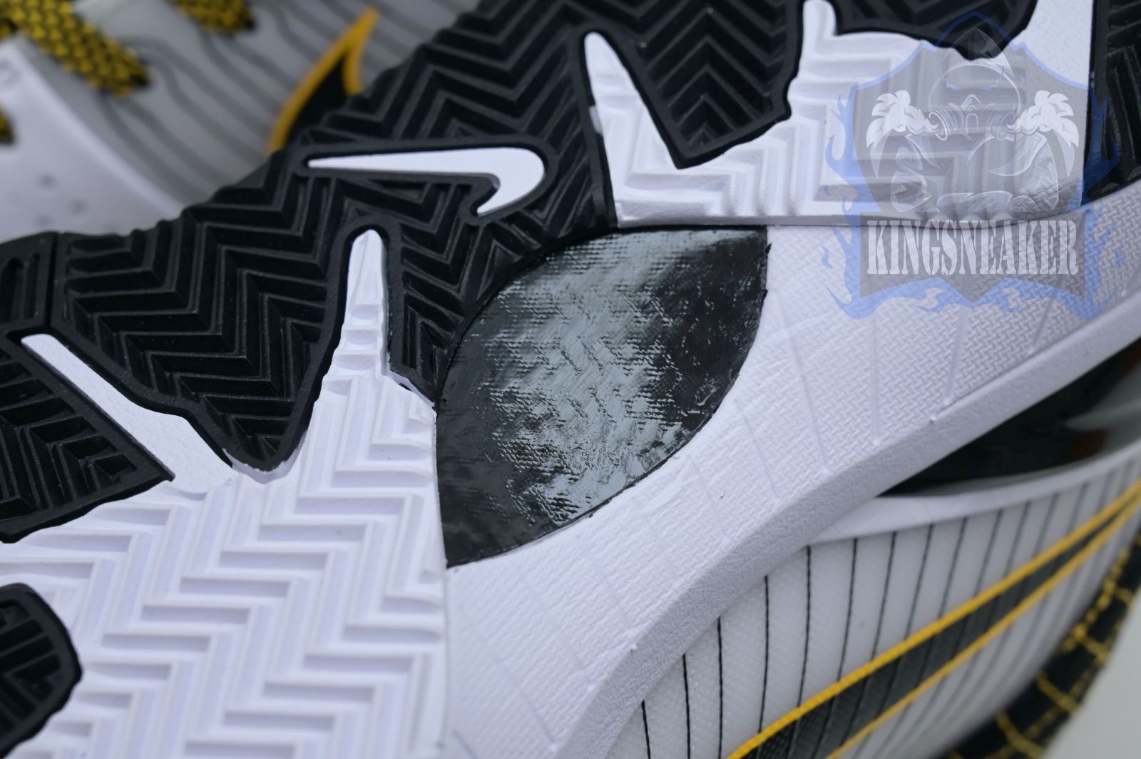 Nike Zoom Kobe 4 Protro 