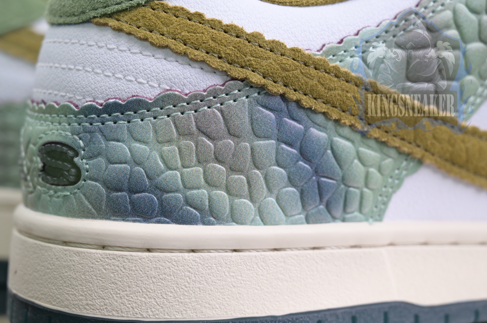 Alexis Sablone x Nike Dunk SB Low