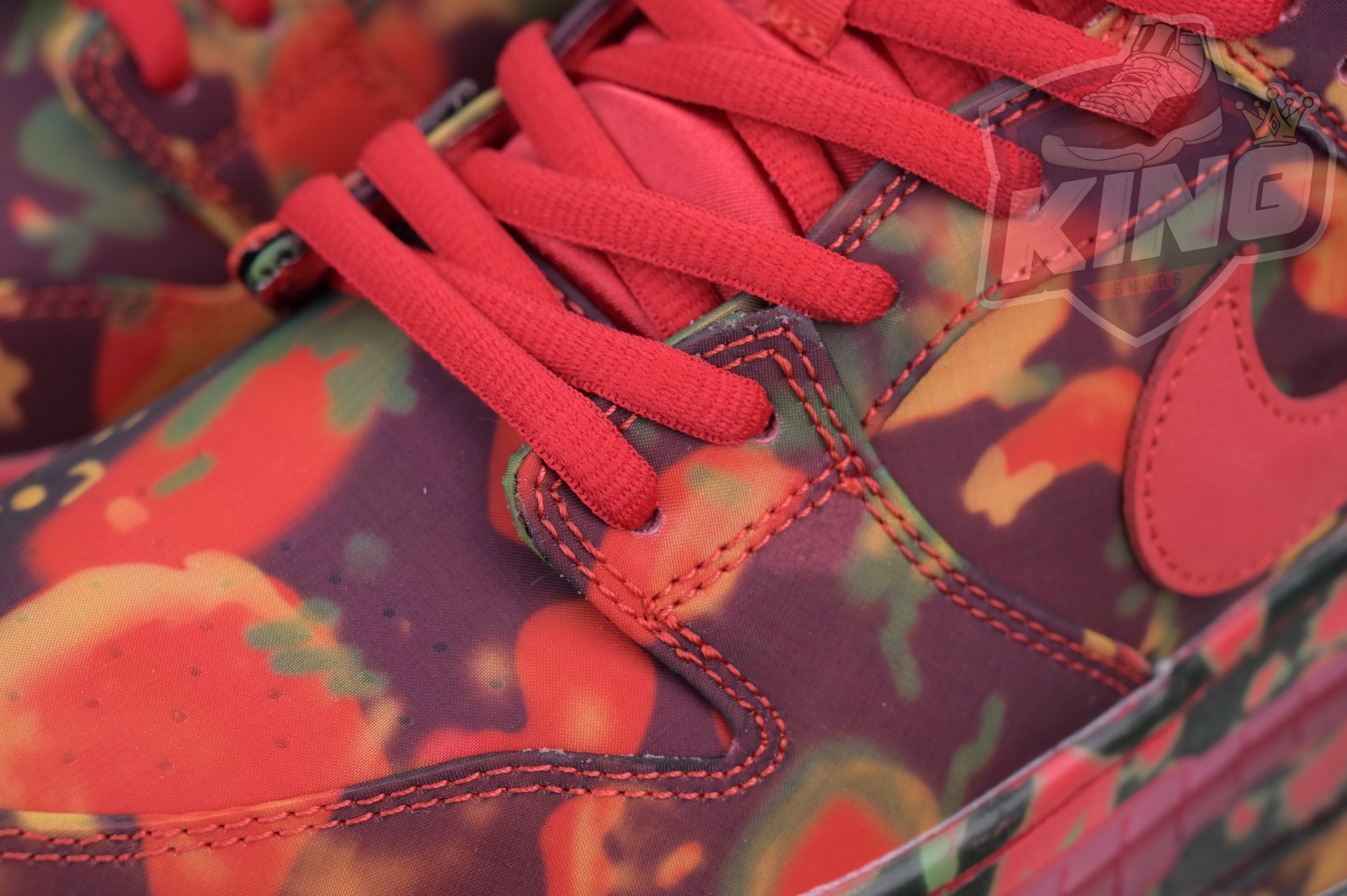 The Wizard of Oz x Nike SBDunk Low“Ruby Slipper”