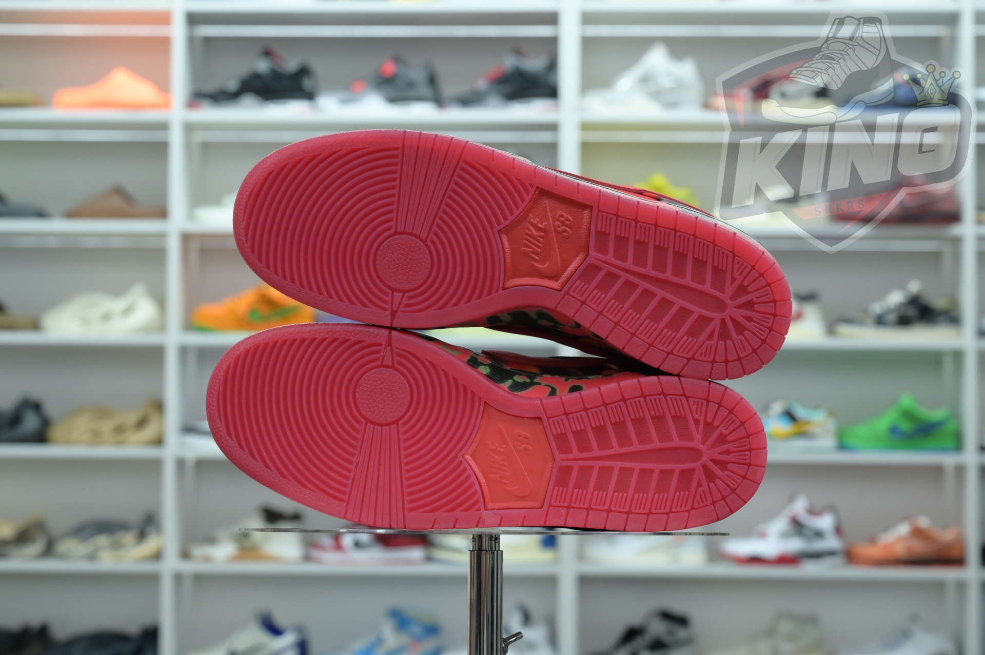 The Wizard of Oz x Nike SBDunk Low“Ruby Slipper”