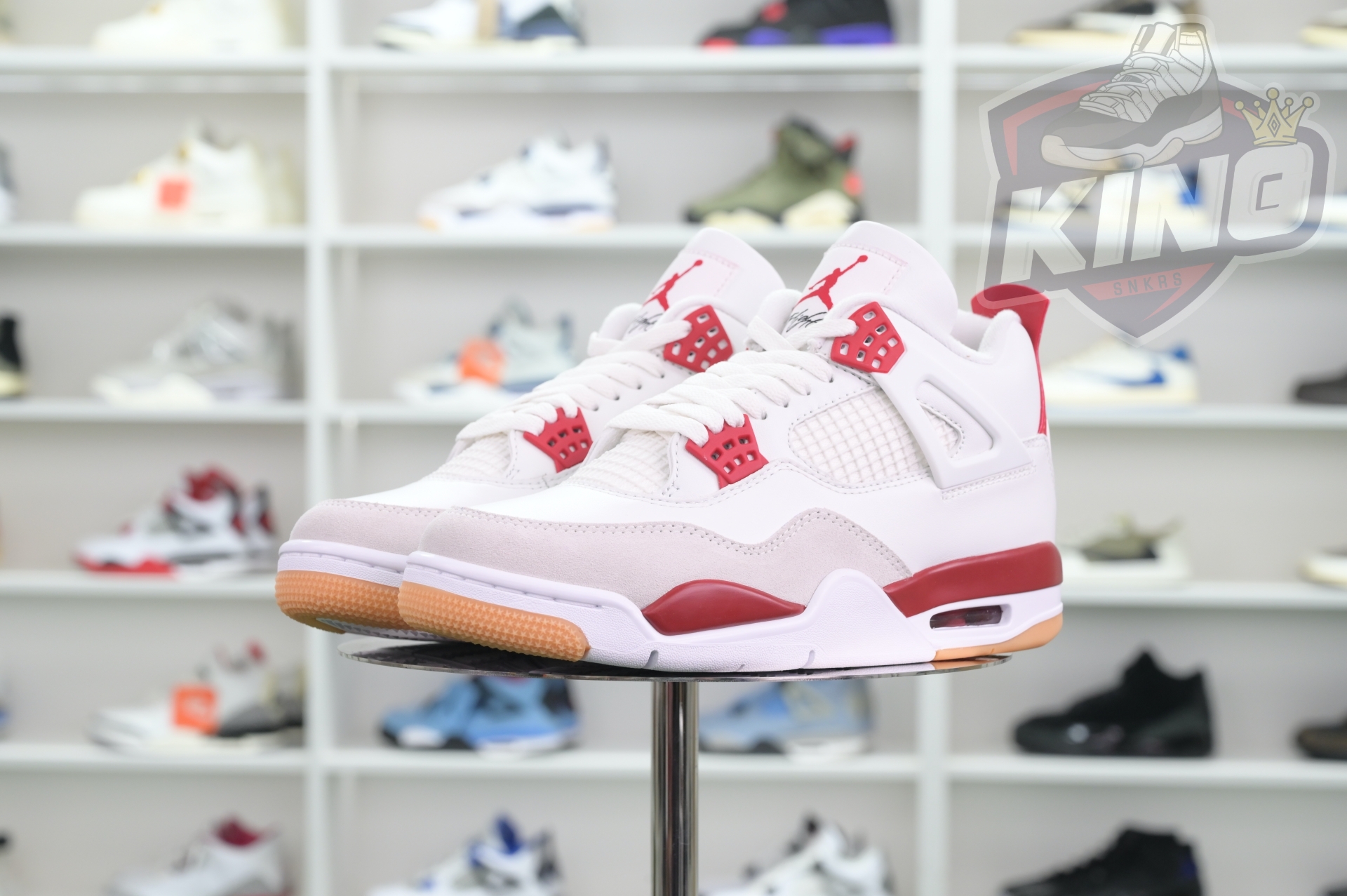 Nike SB x Jordan Air Jordan4“Varsity Red”