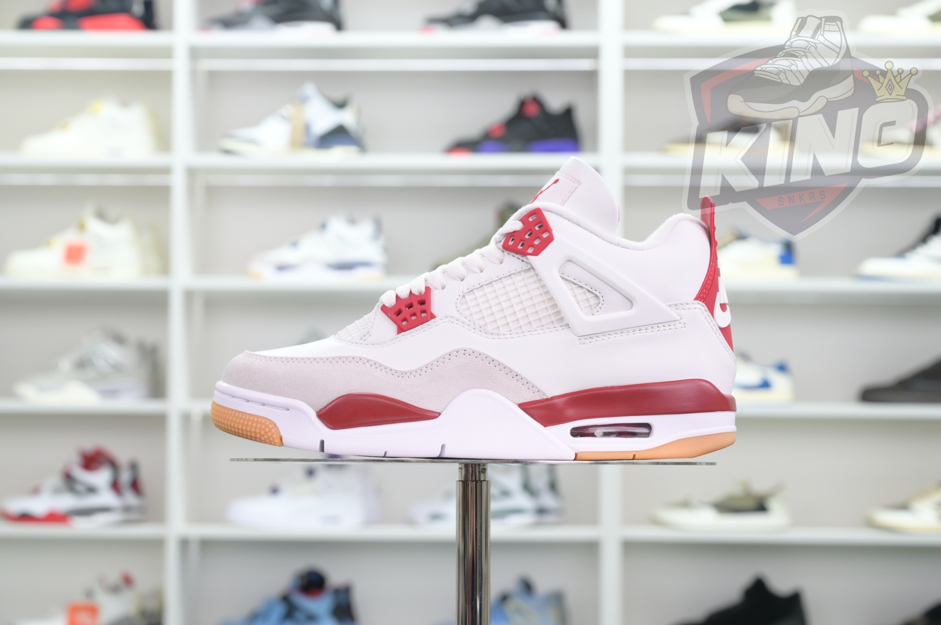 Nike SB x Jordan Air Jordan4“Varsity Red”