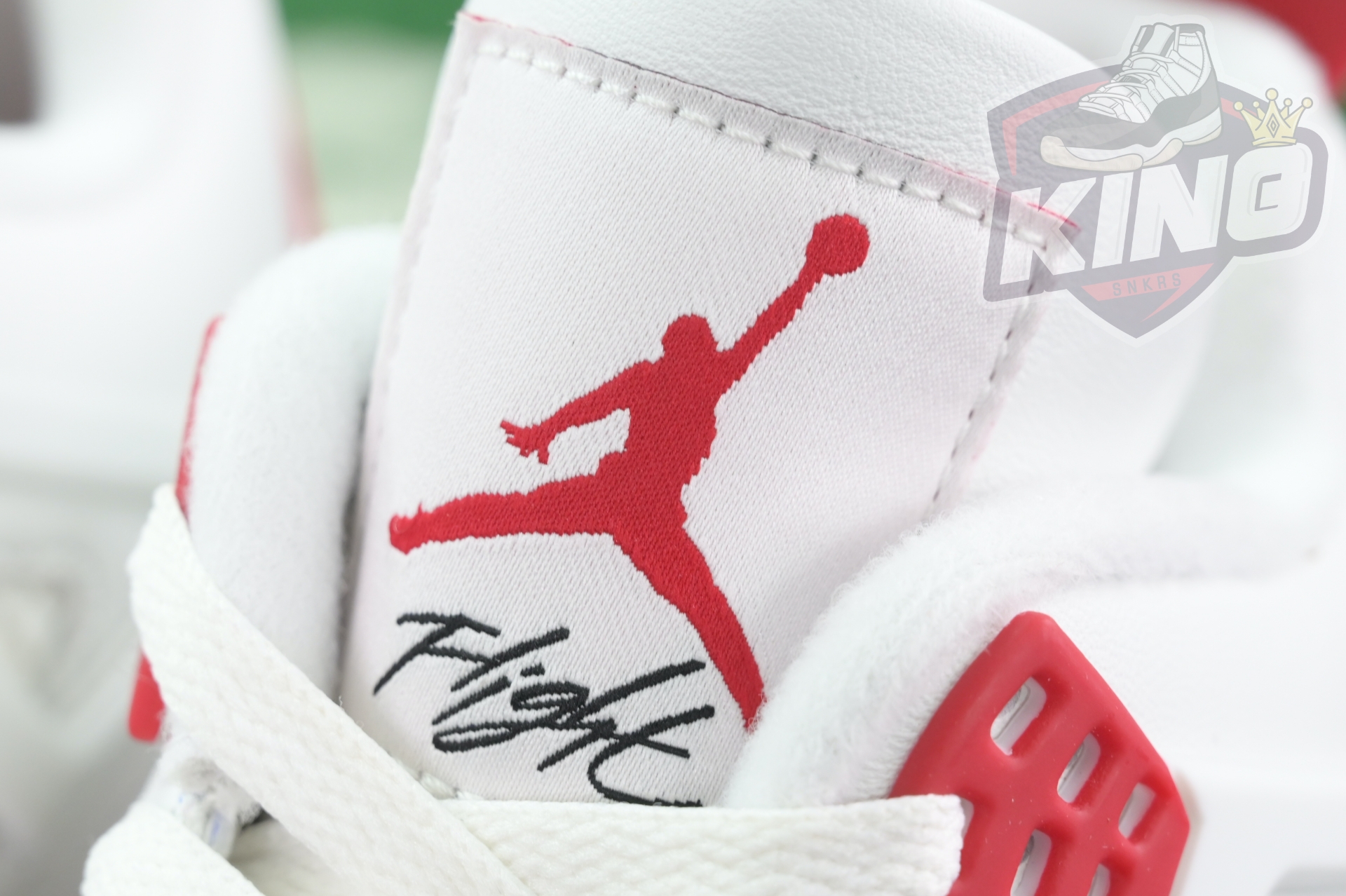 Nike SB x Jordan Air Jordan4“Varsity Red”