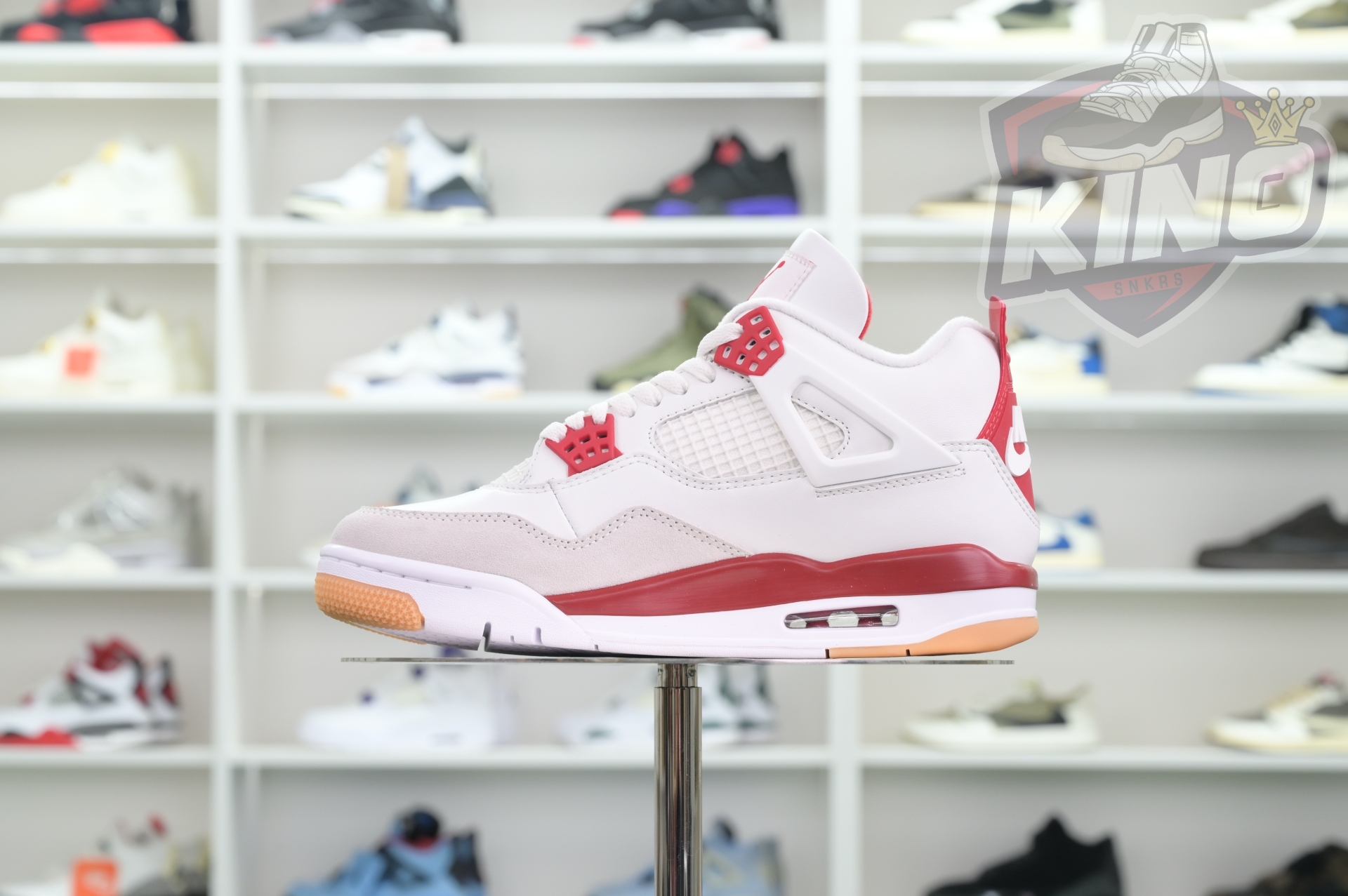 Nike SB x Jordan Air Jordan4“Varsity Red”