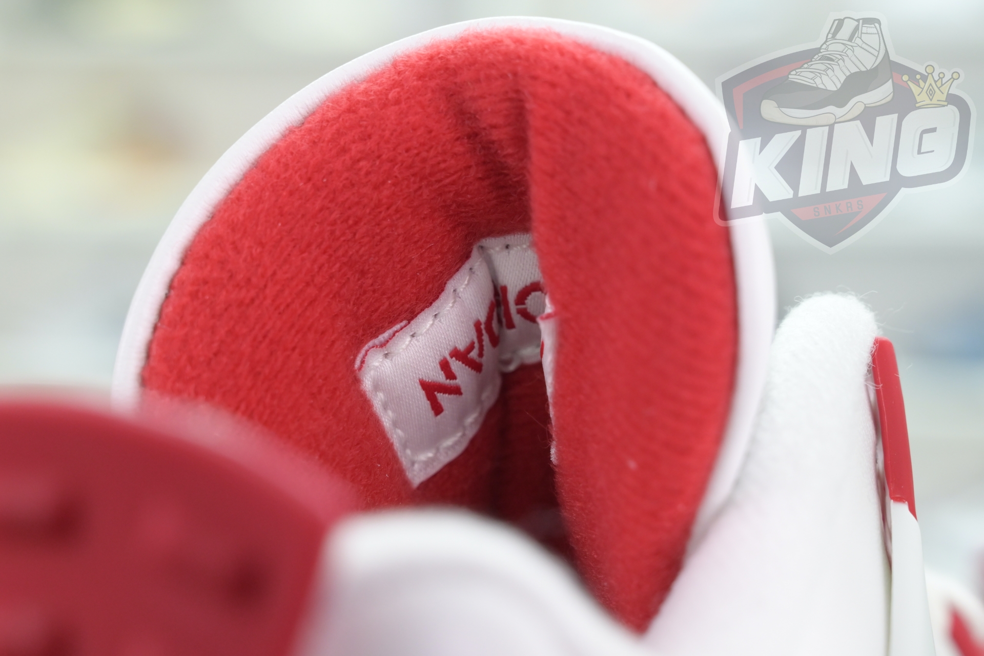 Nike SB x Jordan Air Jordan4“Varsity Red”