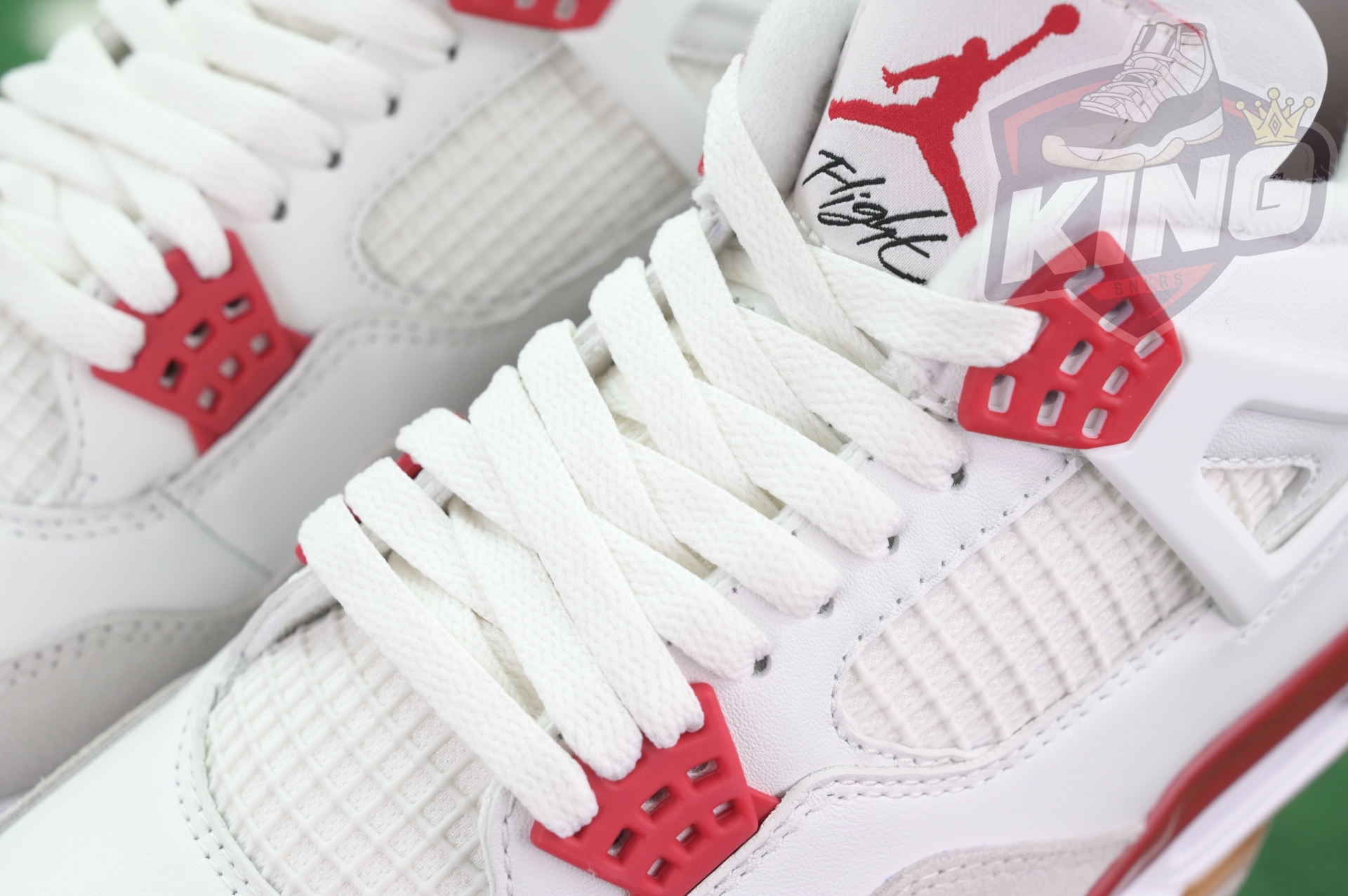 Nike SB x Jordan Air Jordan4“Varsity Red”