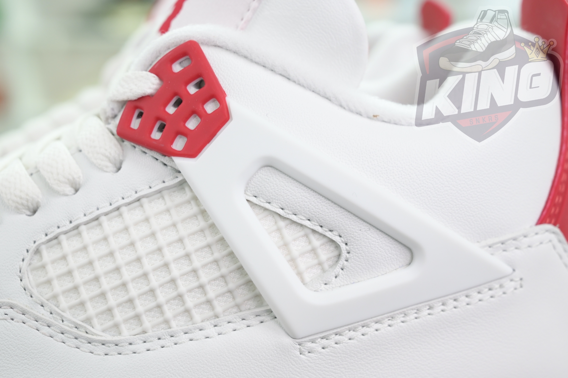 Nike SB x Jordan Air Jordan4“Varsity Red”