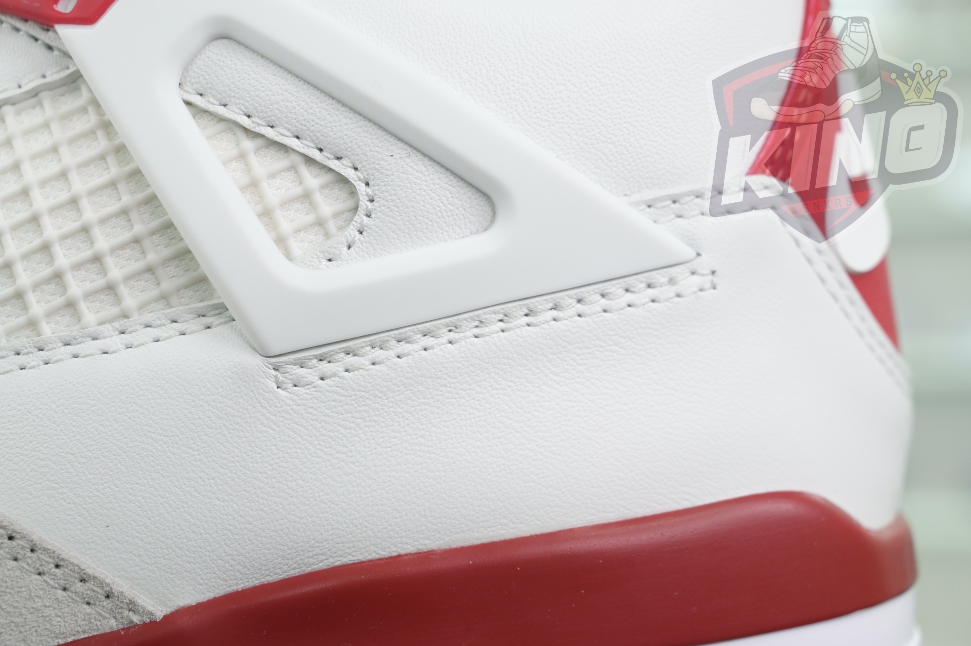 Nike SB x Jordan Air Jordan4“Varsity Red”