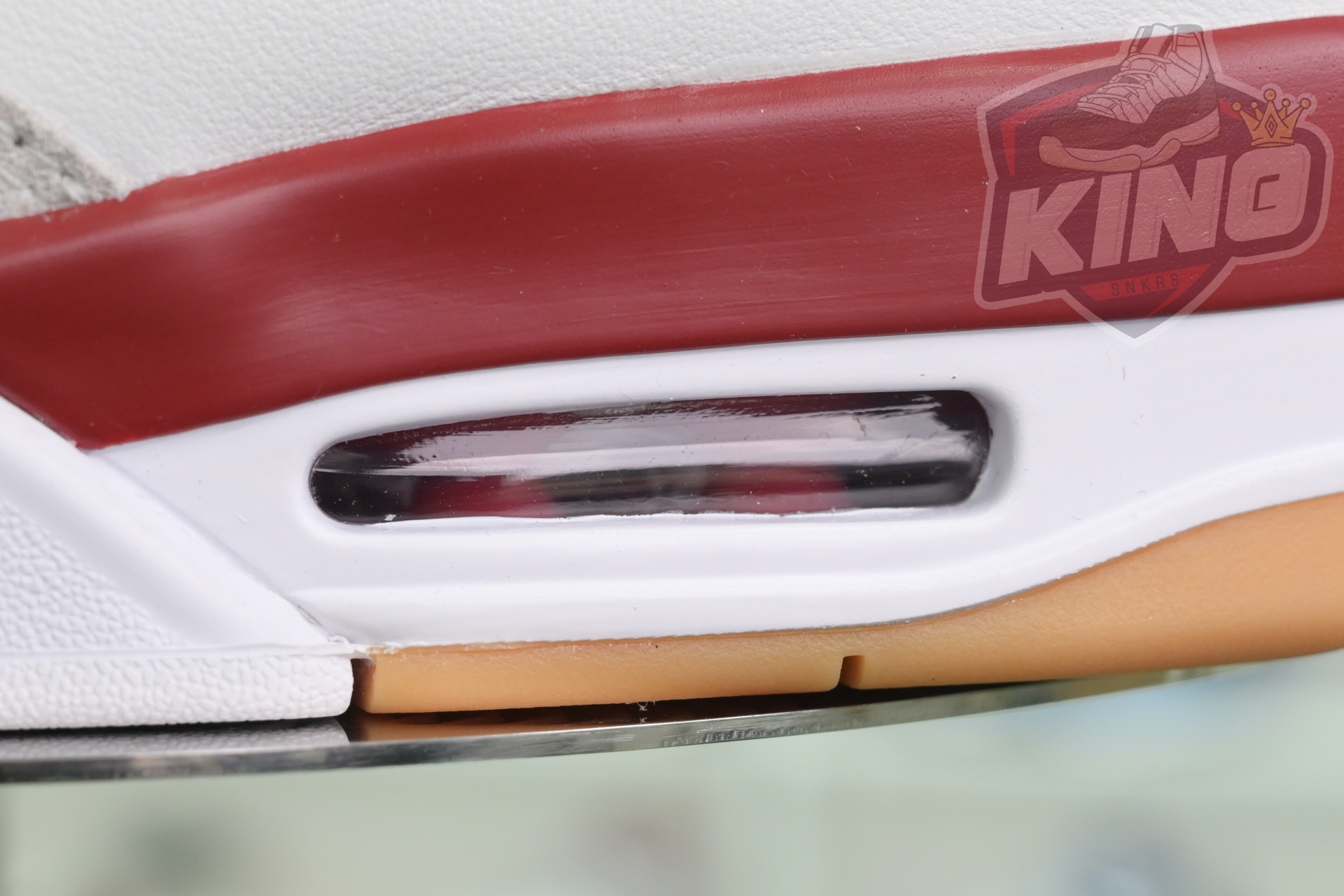 Nike SB x Jordan Air Jordan4“Varsity Red”