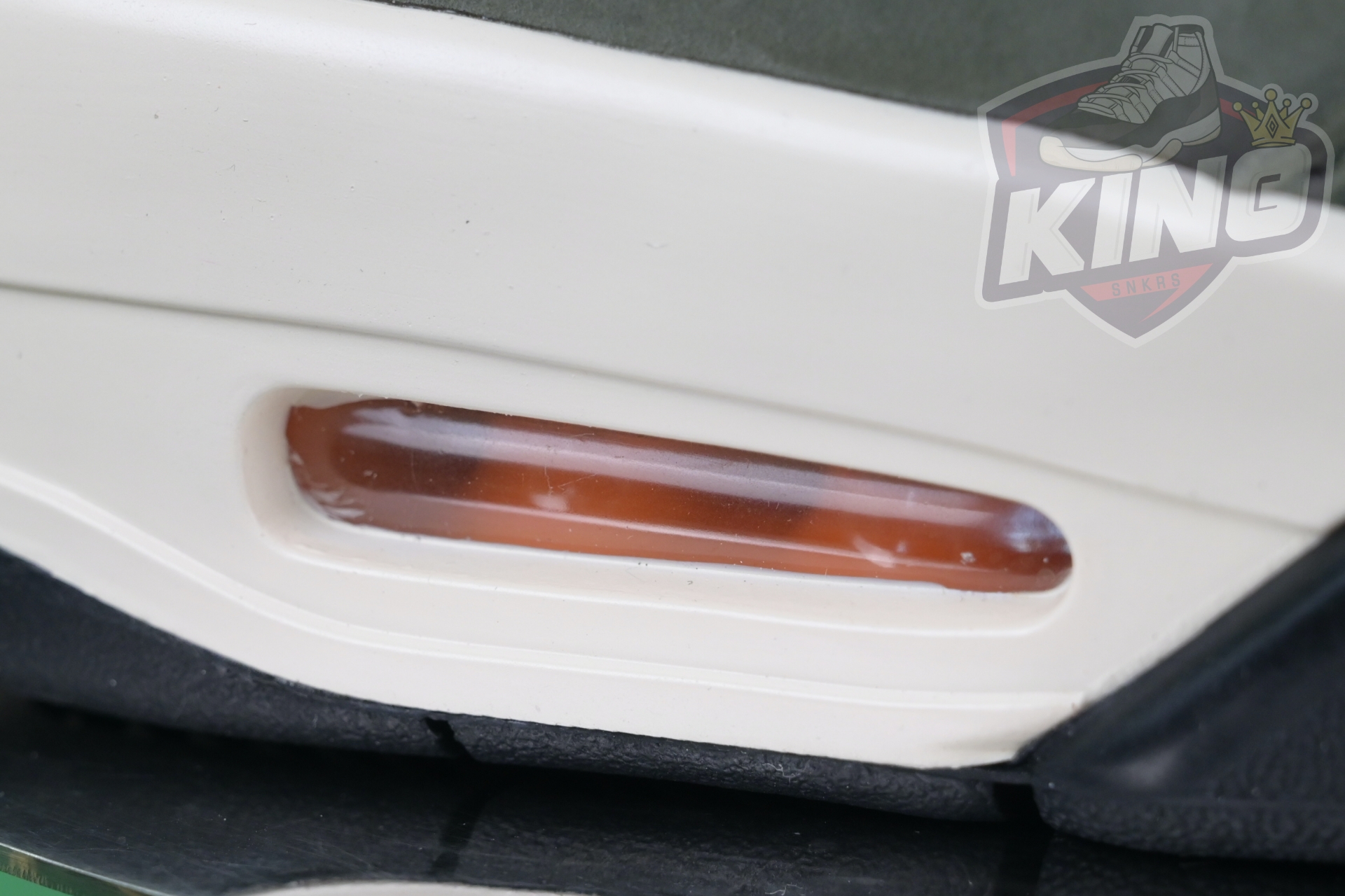 UNDEFEATED x Jordan Air Jordan 4  B1519-200