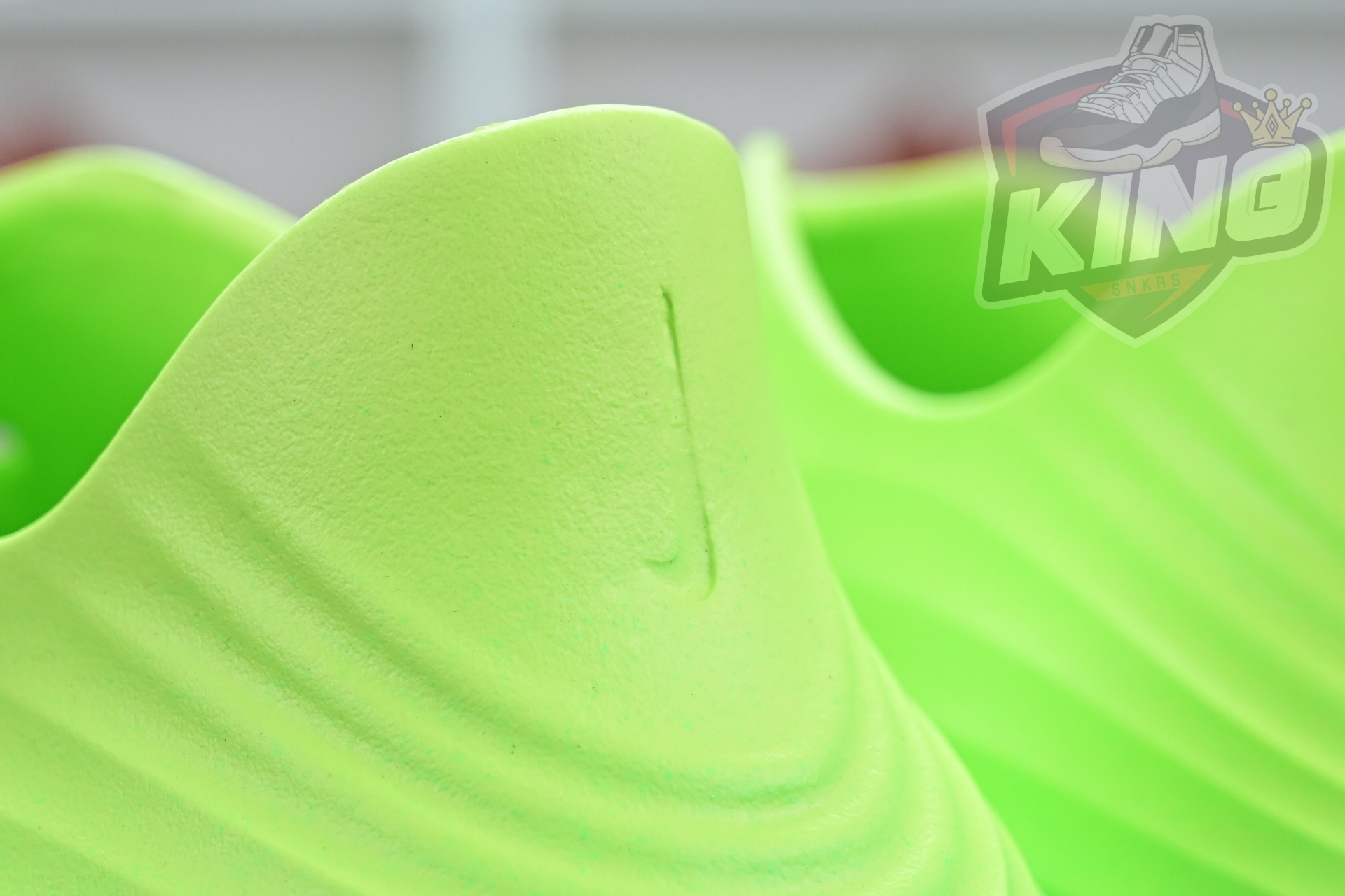 Nike ReactX Rejuven8 Green Strike  HV5060-300