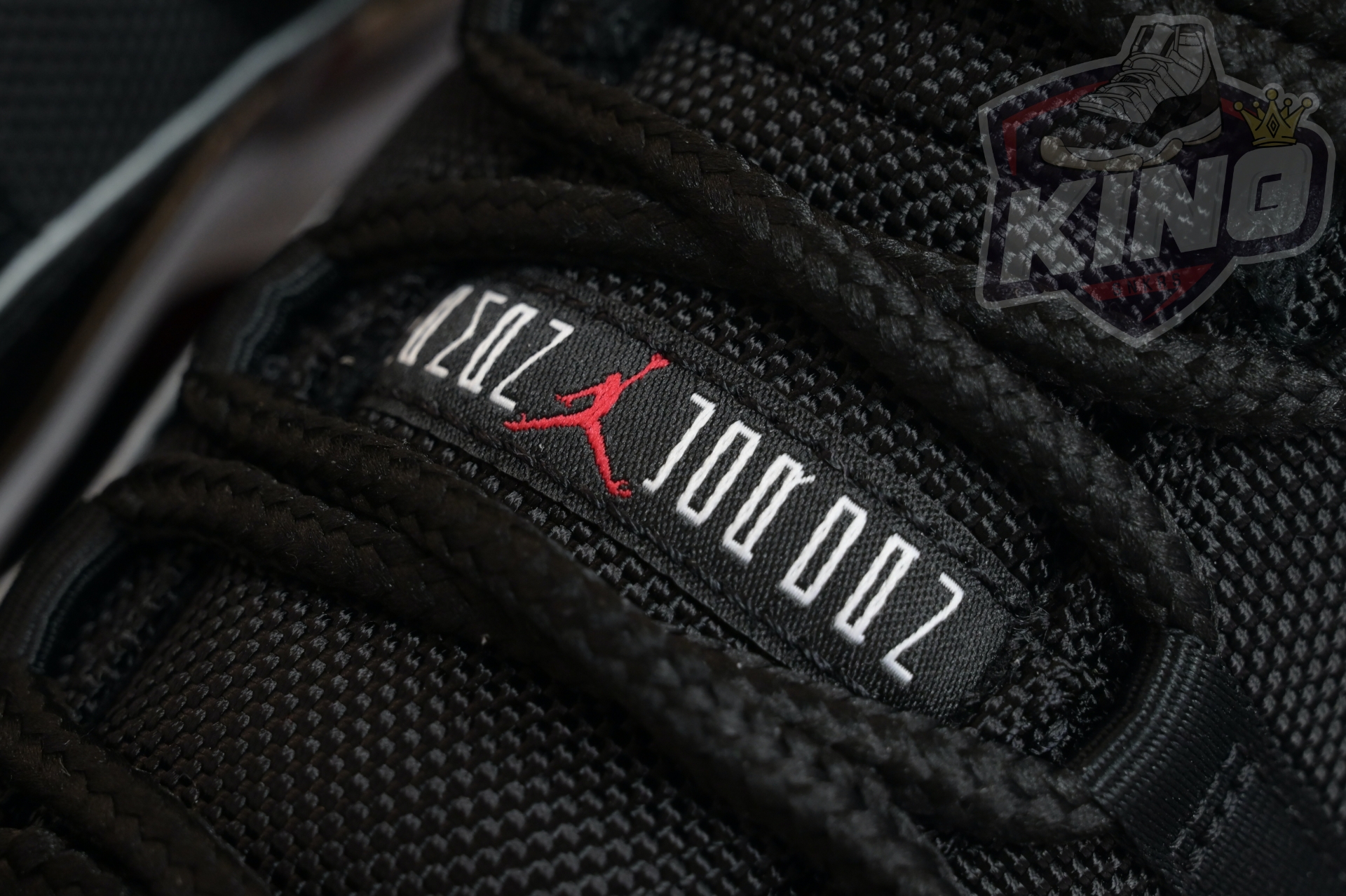 Air Jordan 11 Low“Bred” FV5104-006