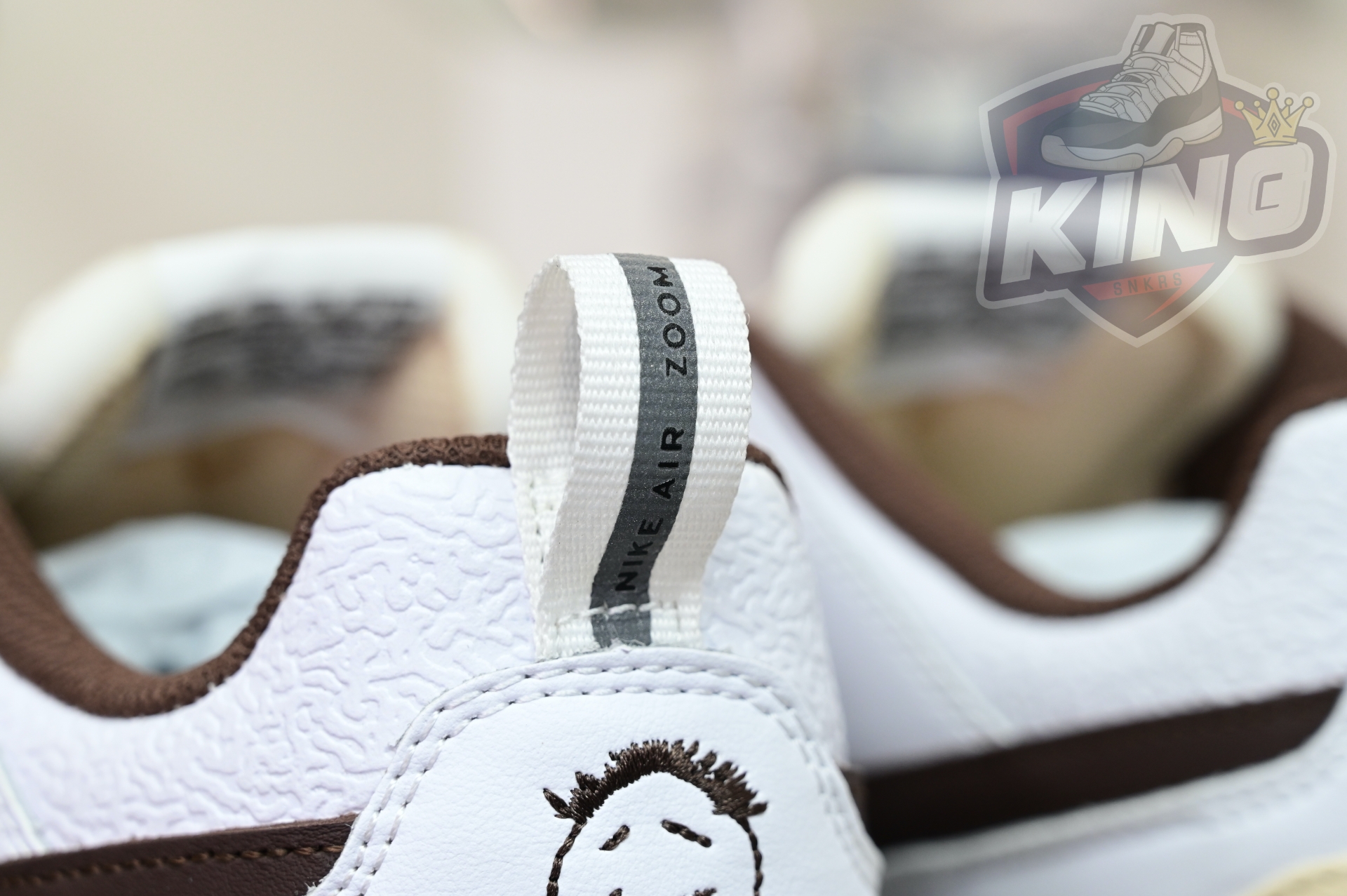 Travis Scott x Nike ZOOM Field JAXX“White/ Light Chocolate”HQ3073-100