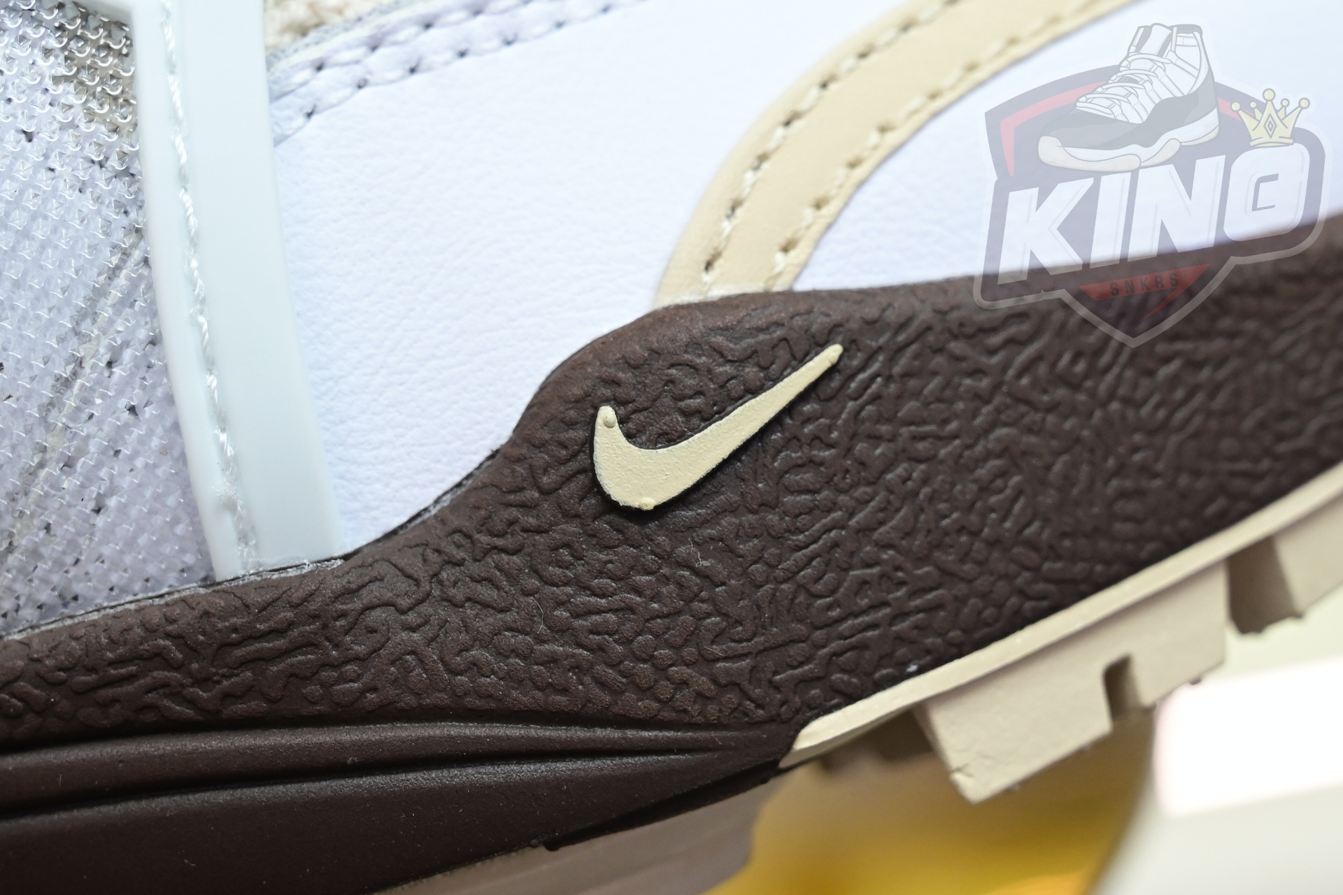 Travis Scott x Nike ZOOM Field JAXX“White/ Light Chocolate”HQ3073-100