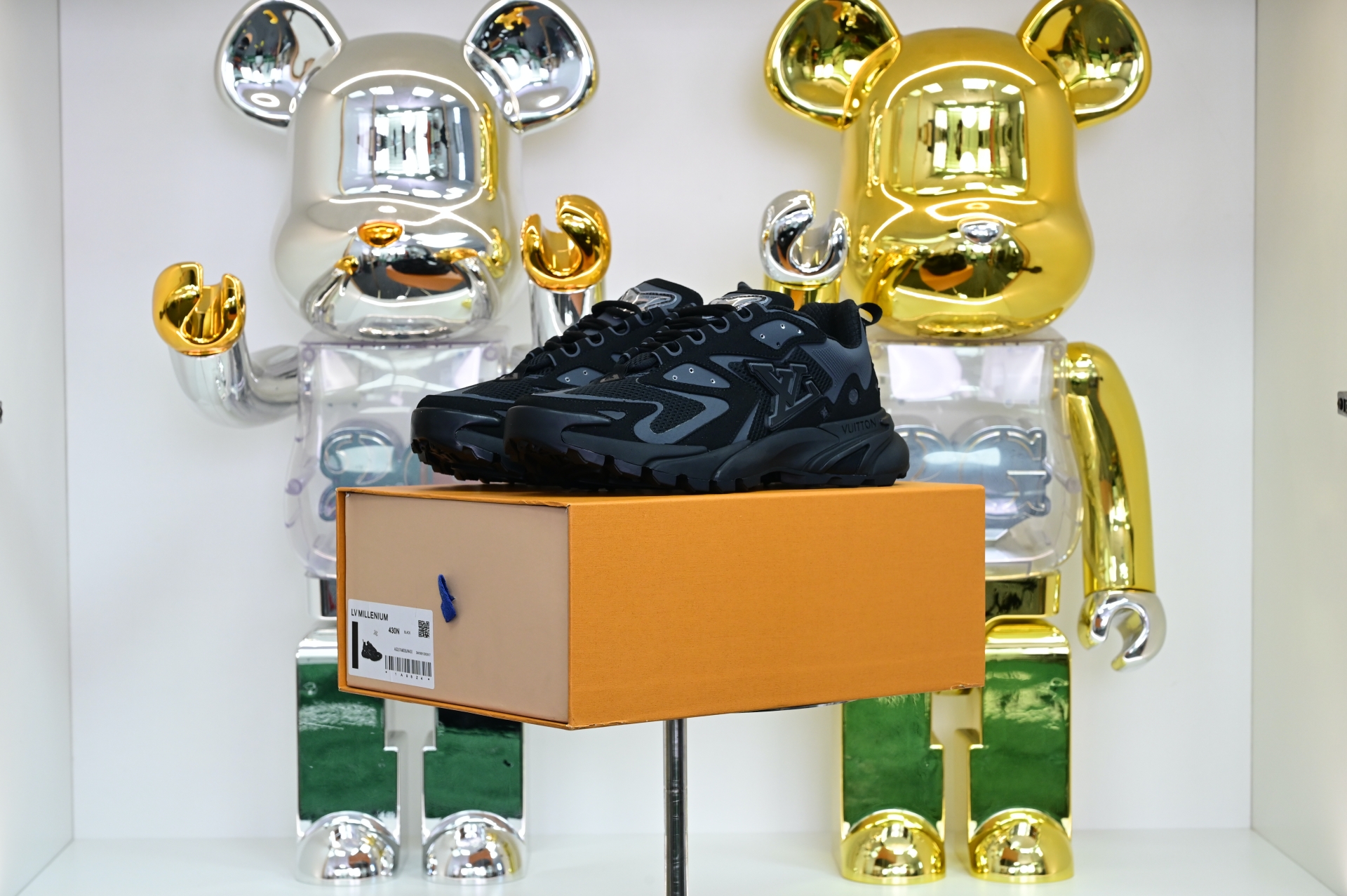 Louis Vuitton LV