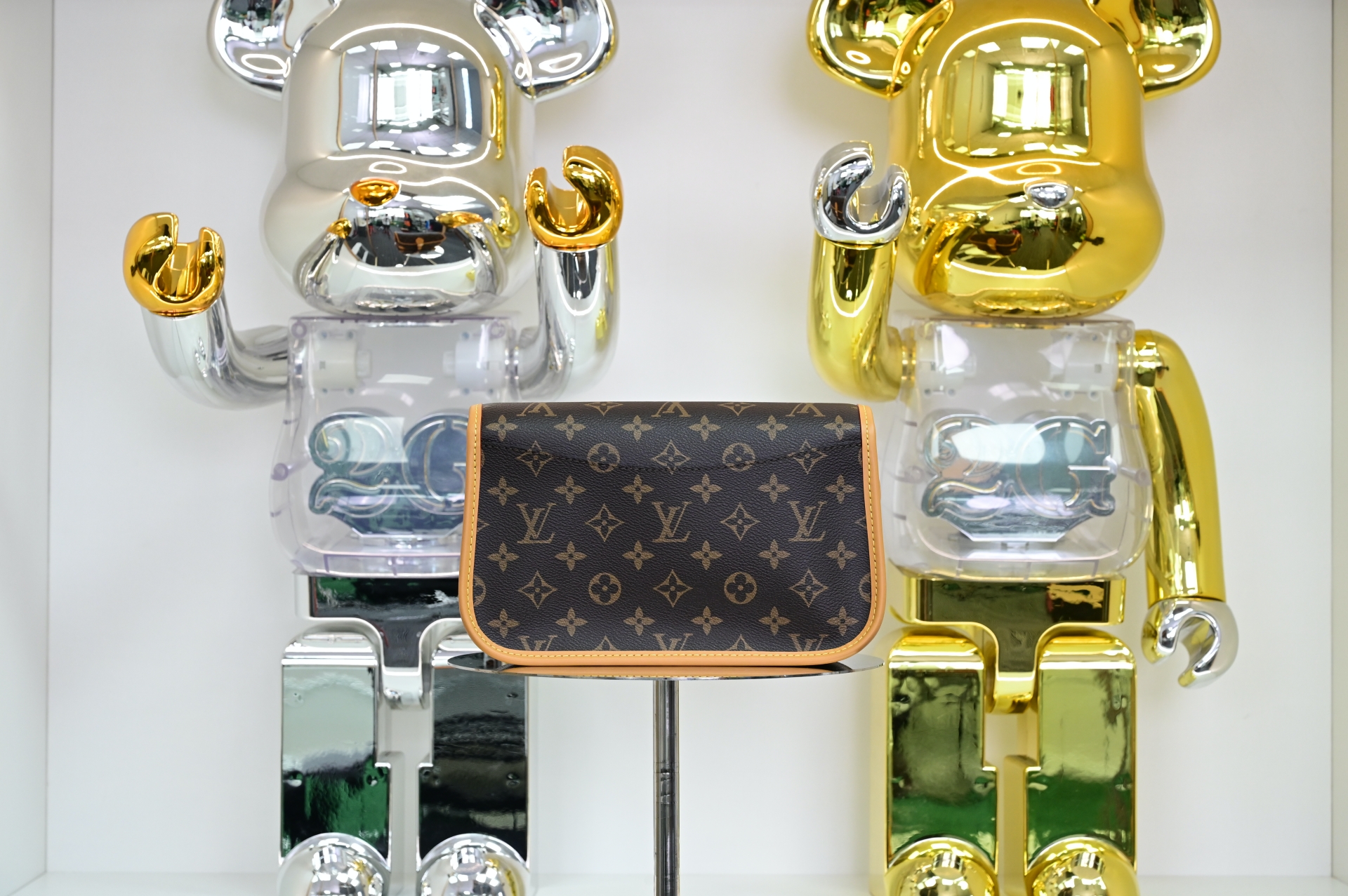 Louis Vuitton LV