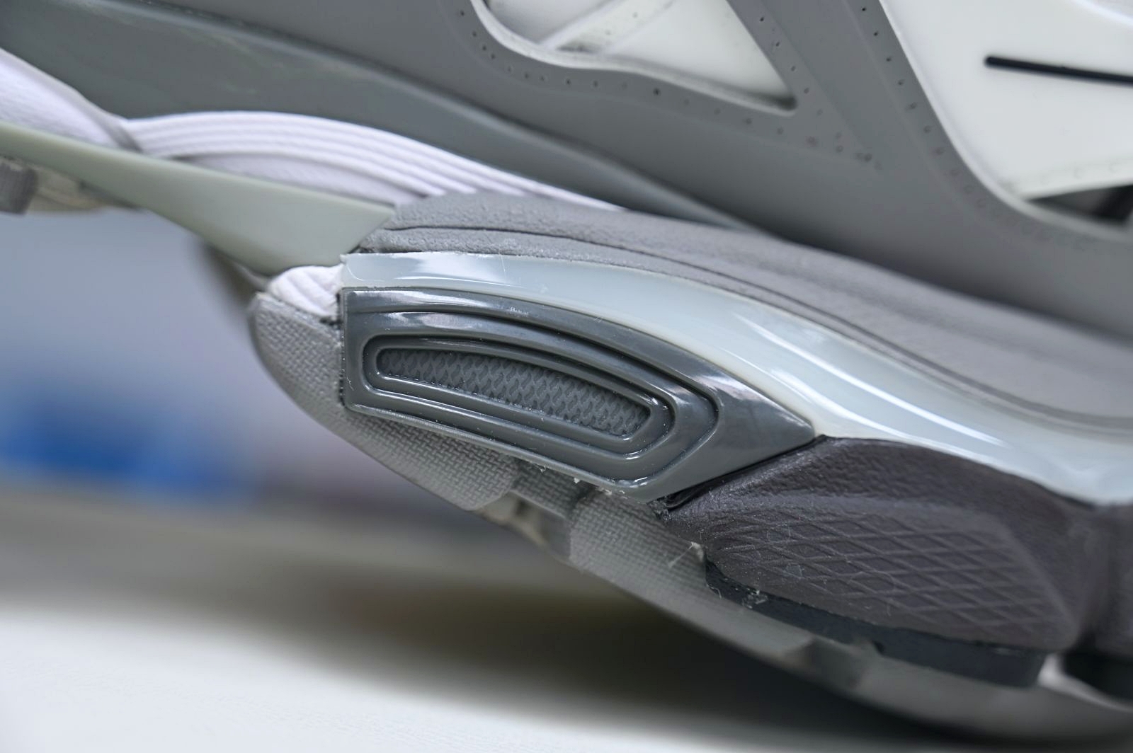 Balenciaga  Track（LED）