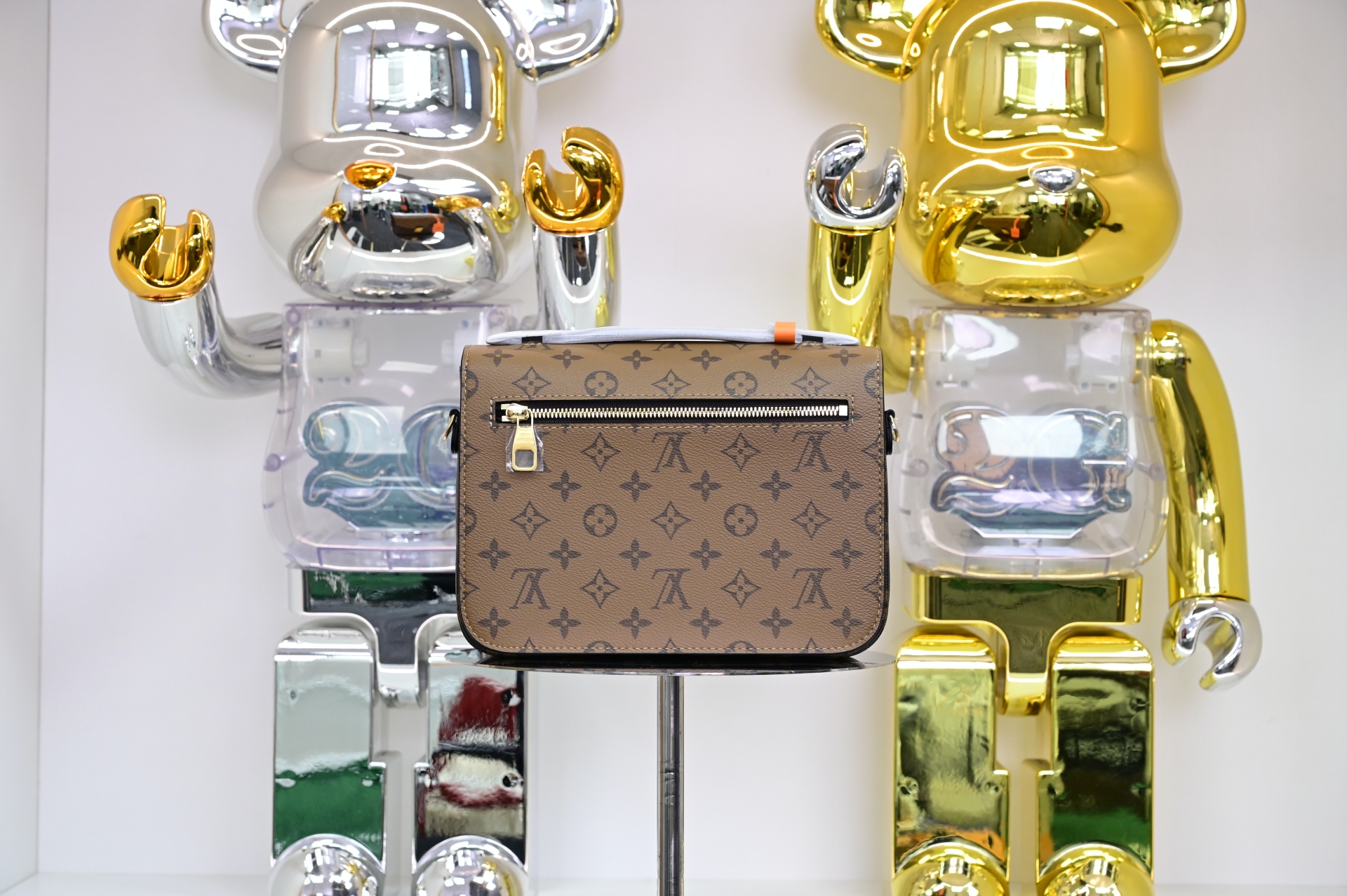Louis Vuitton LV
