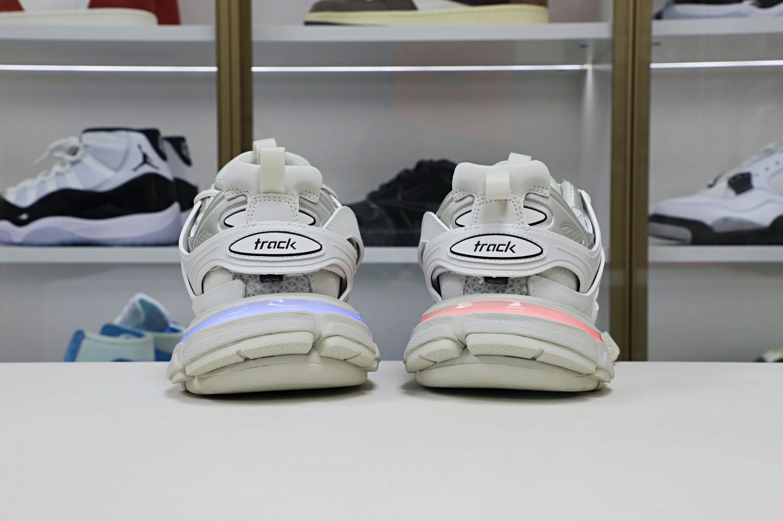 Balenciaga  Track（LED）
