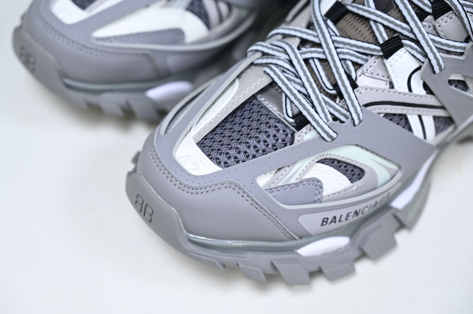 Balenciaga  Track（LED）